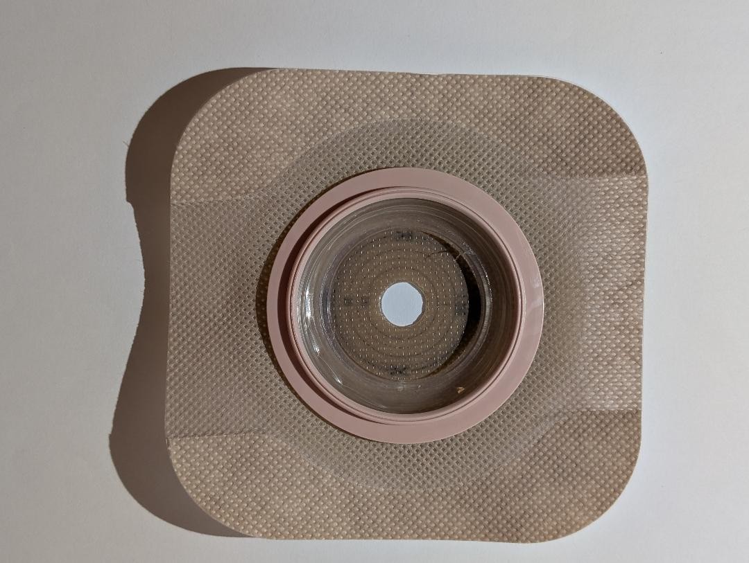 #11703 HOLLISTER CERA PLUS SKIN BARRIER, SOFT CONVEX W/TAPE. EXP. 2031