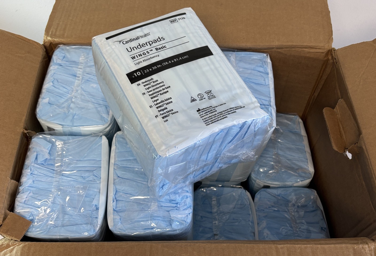 Cardinal Health UNDERPADS ~ Box of 140 (14 Bags of 10)~ Wings Basic 23 x 36 in
