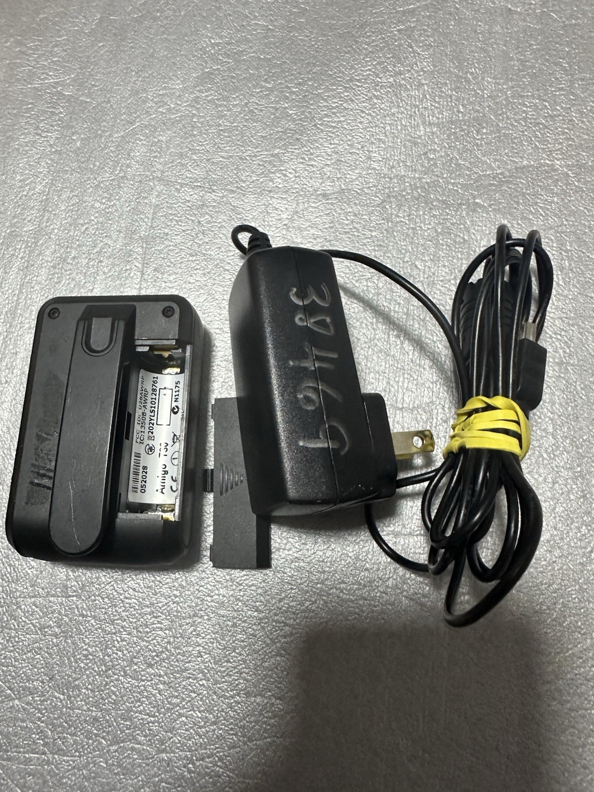 OTICON AMIGO T30 052028 BASIC TRANSMITTER USED IN GOOD CONDITION & CHARGER