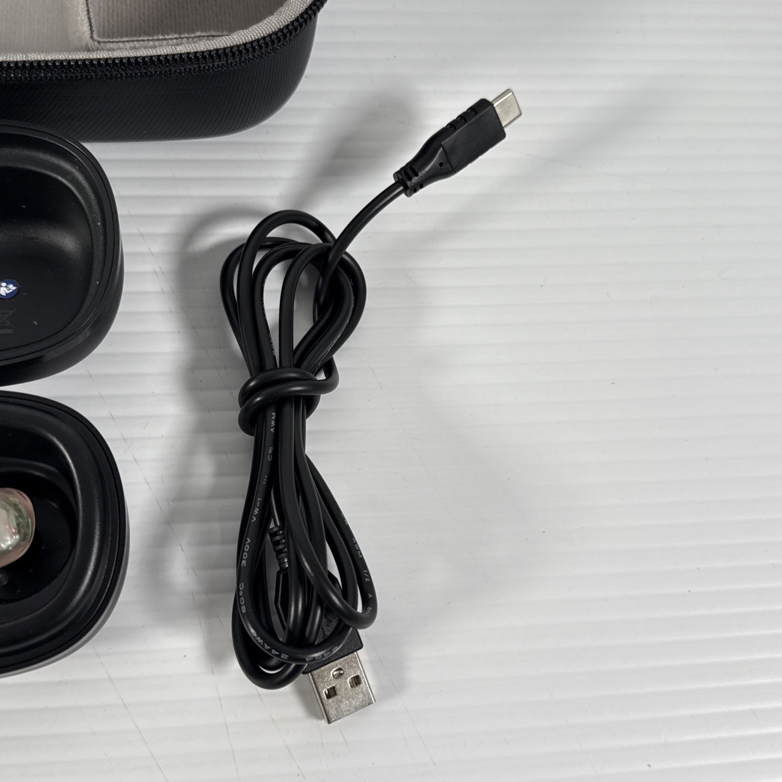STARKEY GENESIS AI 24 ITC R Hearing Aids Pair & Charging Case Bluetooth