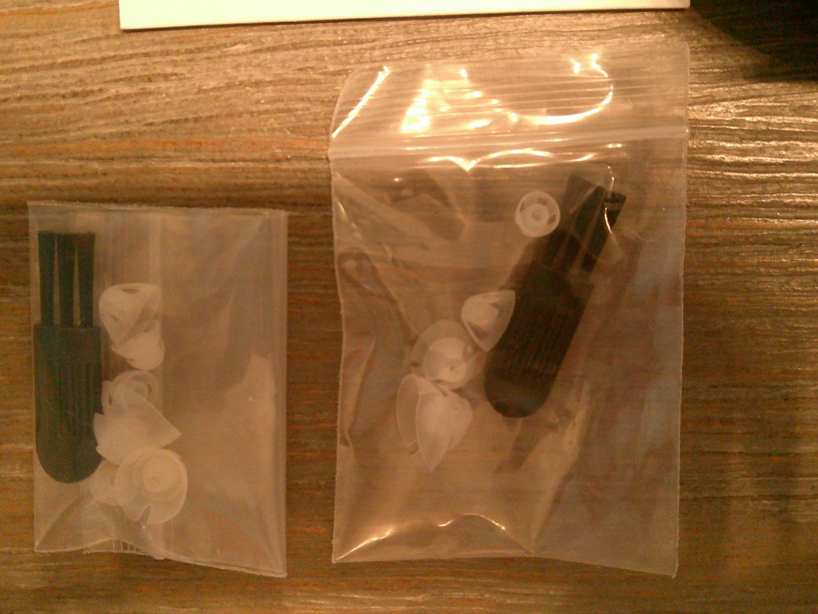 Digital RIC Hearing Aids, Both, Charging Box, Beige, Clear/Nature/Simple I.48