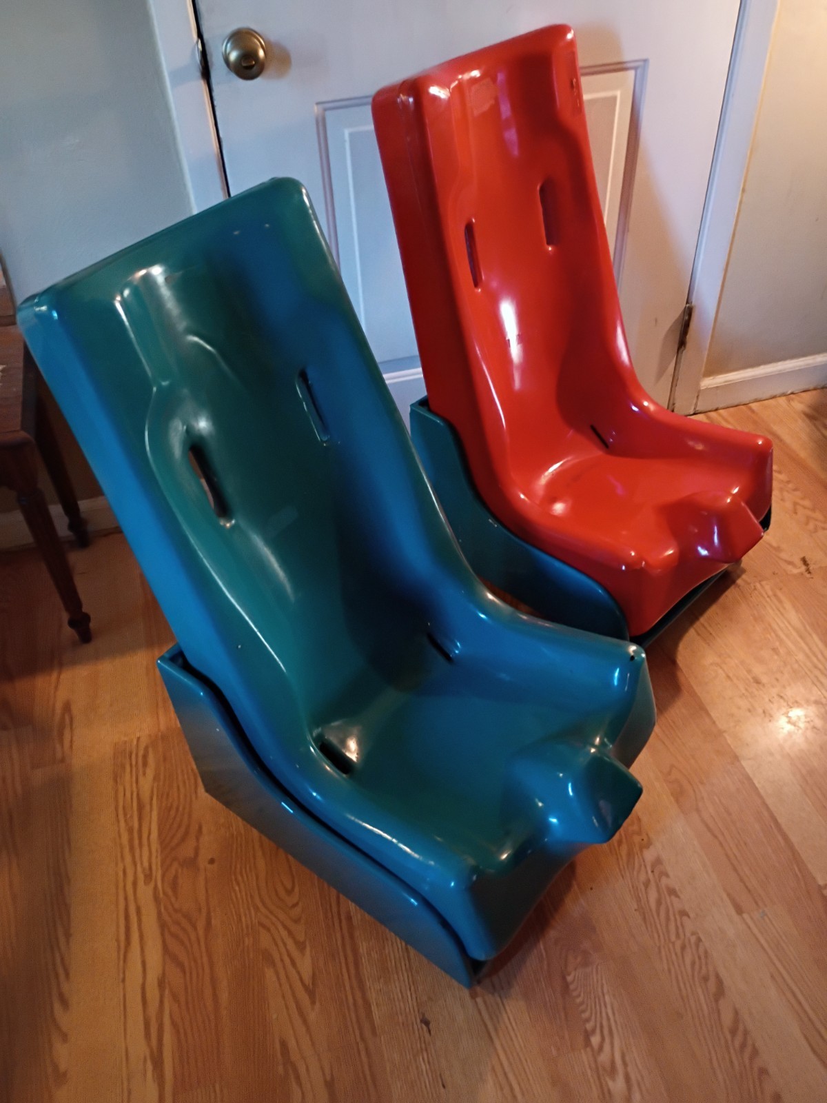 x-large tumble Forms Feeder Seat With Floor Base