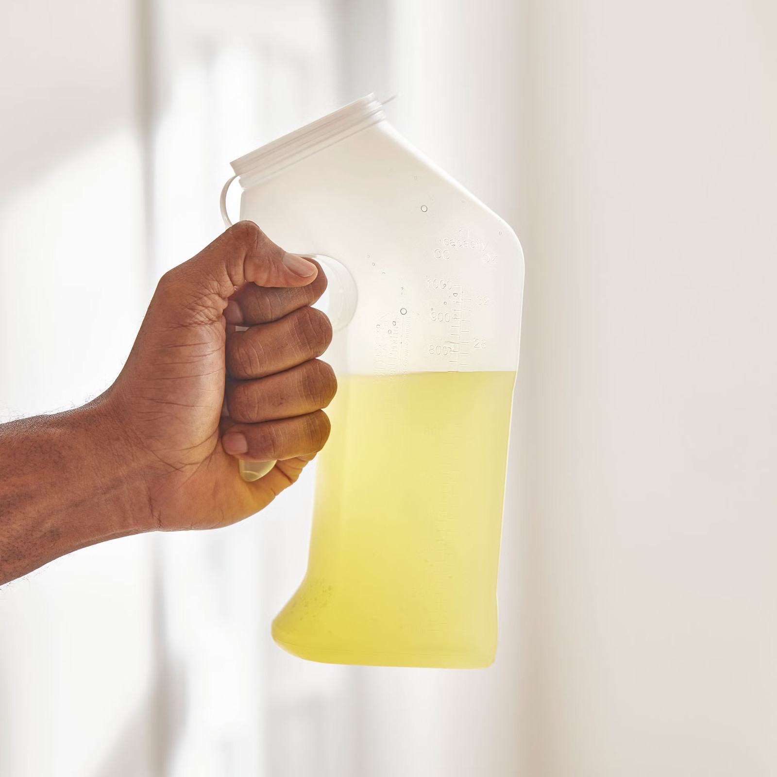 McKesson Male Urinal Urine Pee Bottle With Cover Lid 32 oz 1000 mL Pack of 6