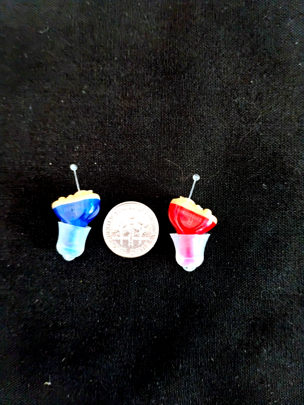 TWO MINI DIGITAL IN EAR CIC HEARING AIDS, NOISE REDUCTION 3 SMART PROGRAMS