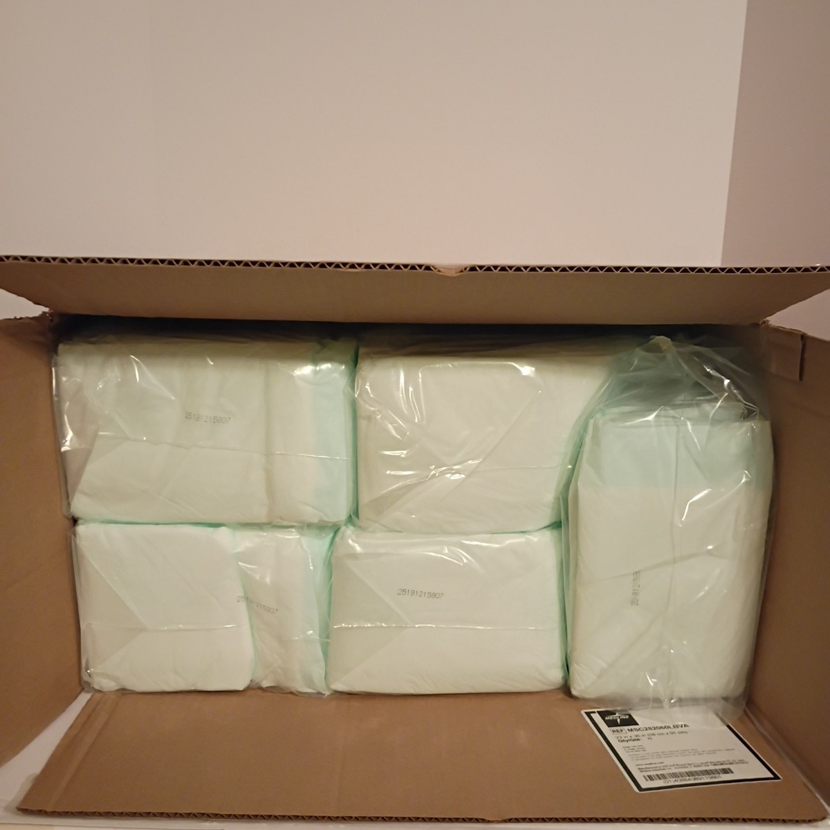 Medline Deluxe Fluff & Polymer Underpads, 23×36″, 75 ct. Bed Pads #MSC282060LBVA