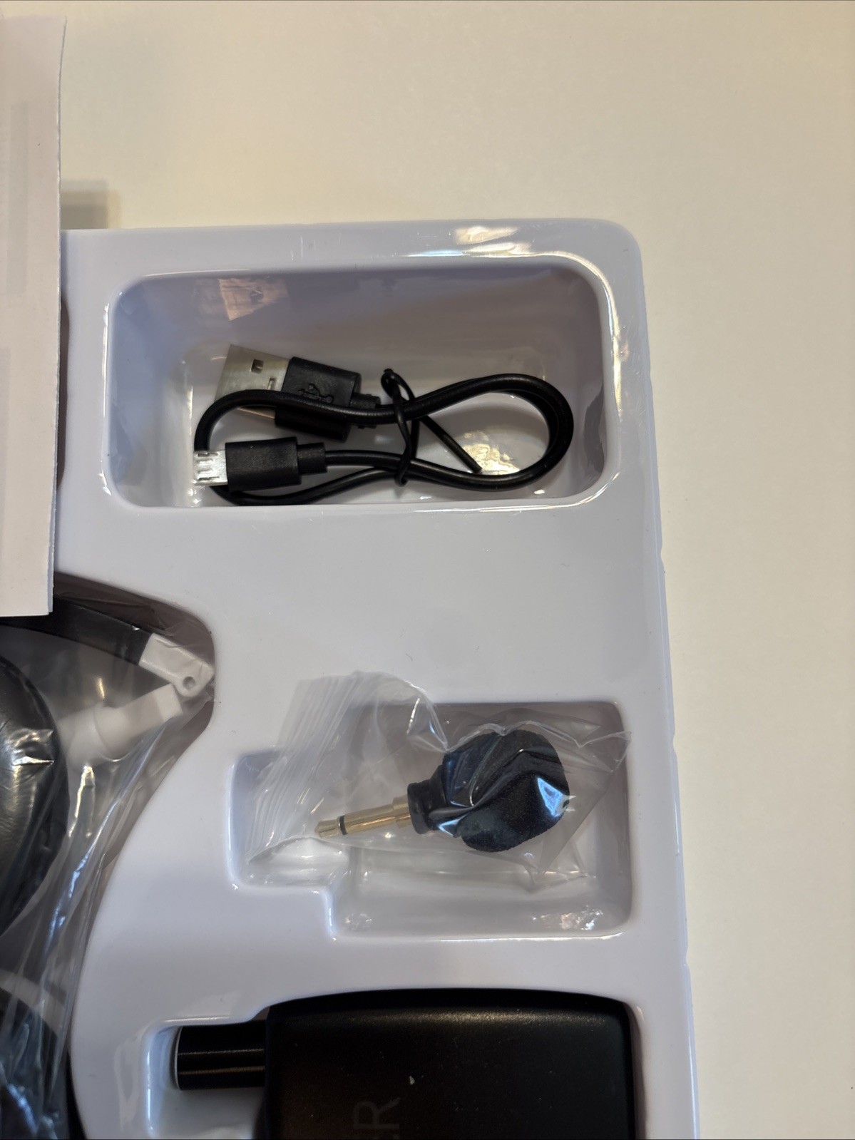 Iroger Hearing/Sound Amplifier Rechargeable Hearing Assistance Device OPEN BOX