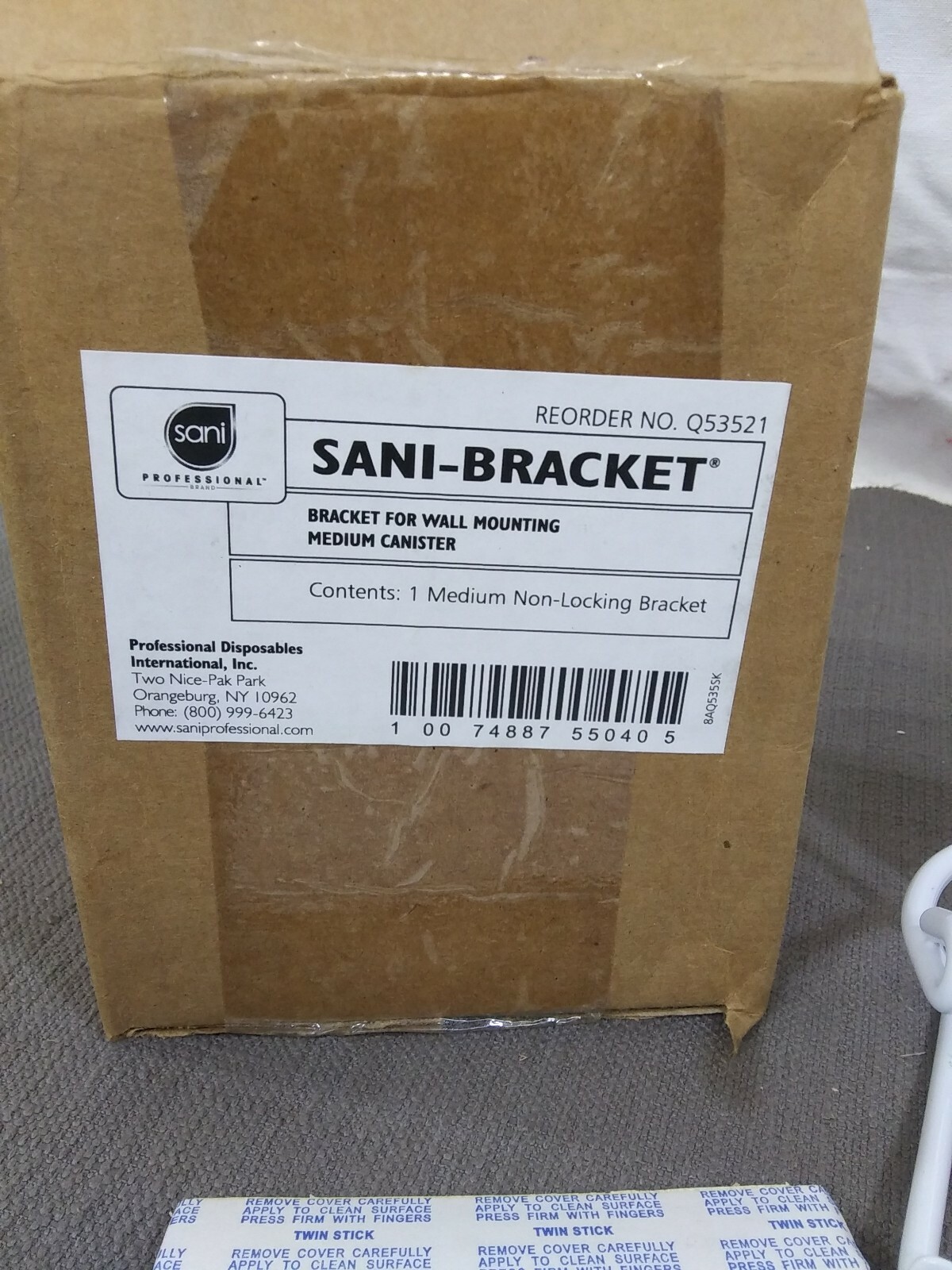 Nice-Pak Medium Non-Locking Wall Mount Sani-Bracket