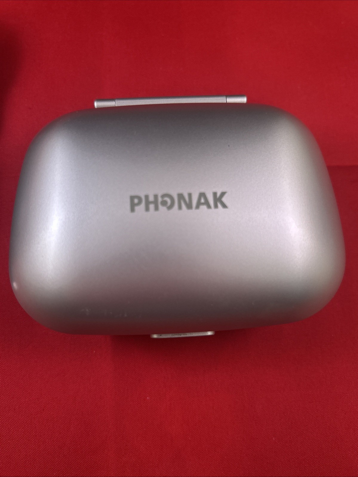 Phonak Audeo M30-R Hearings Aid LEFT SIDE ONLY With Charging Case