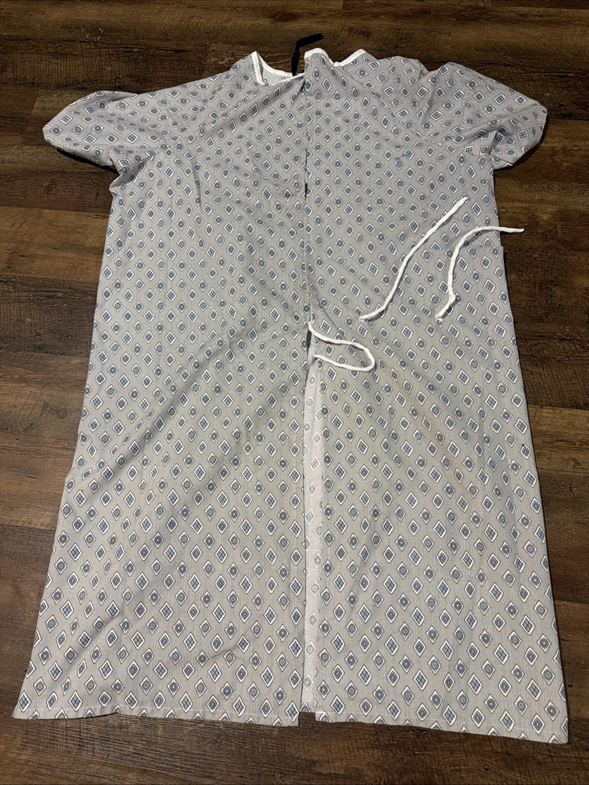 2 Unisex Hospital Gowns (Blue and White) – Patient Gown Gently Worn