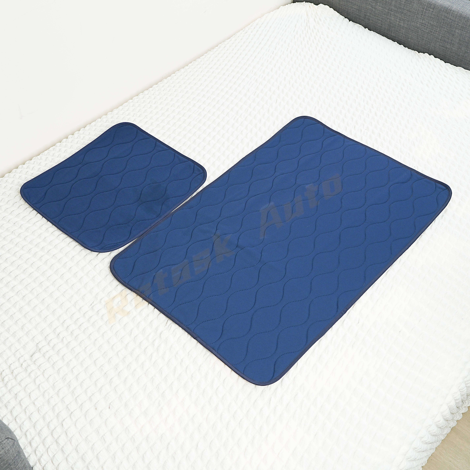 Incontinence Mattress Pad for Adults Elderly Ultra-Absorbent Thickened Leakproof
