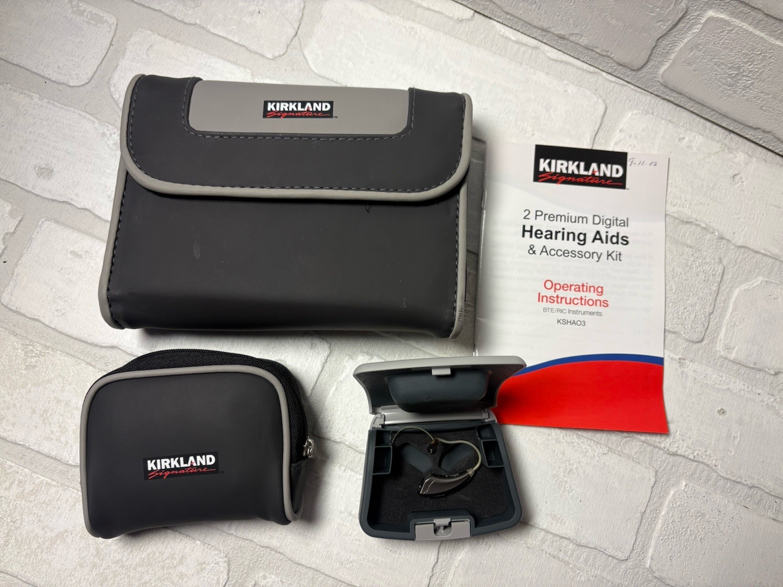 Costco Kirkland Hearing Aid Case & Untested Starkey Zon 7