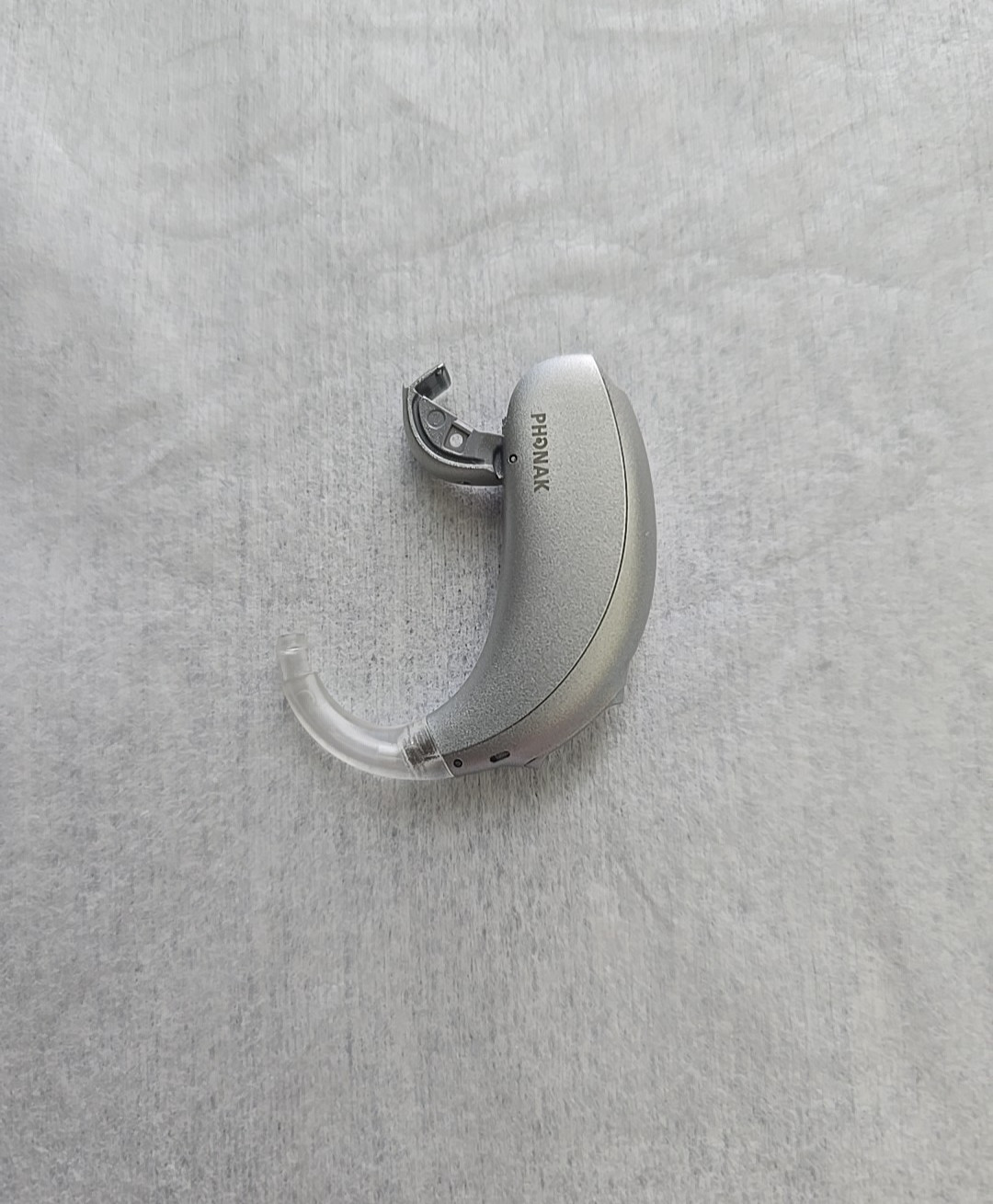 SINGLE_ SKY M70-SP BTE HEARING AID. MILD TO SEVERE HEARING LOSSES.