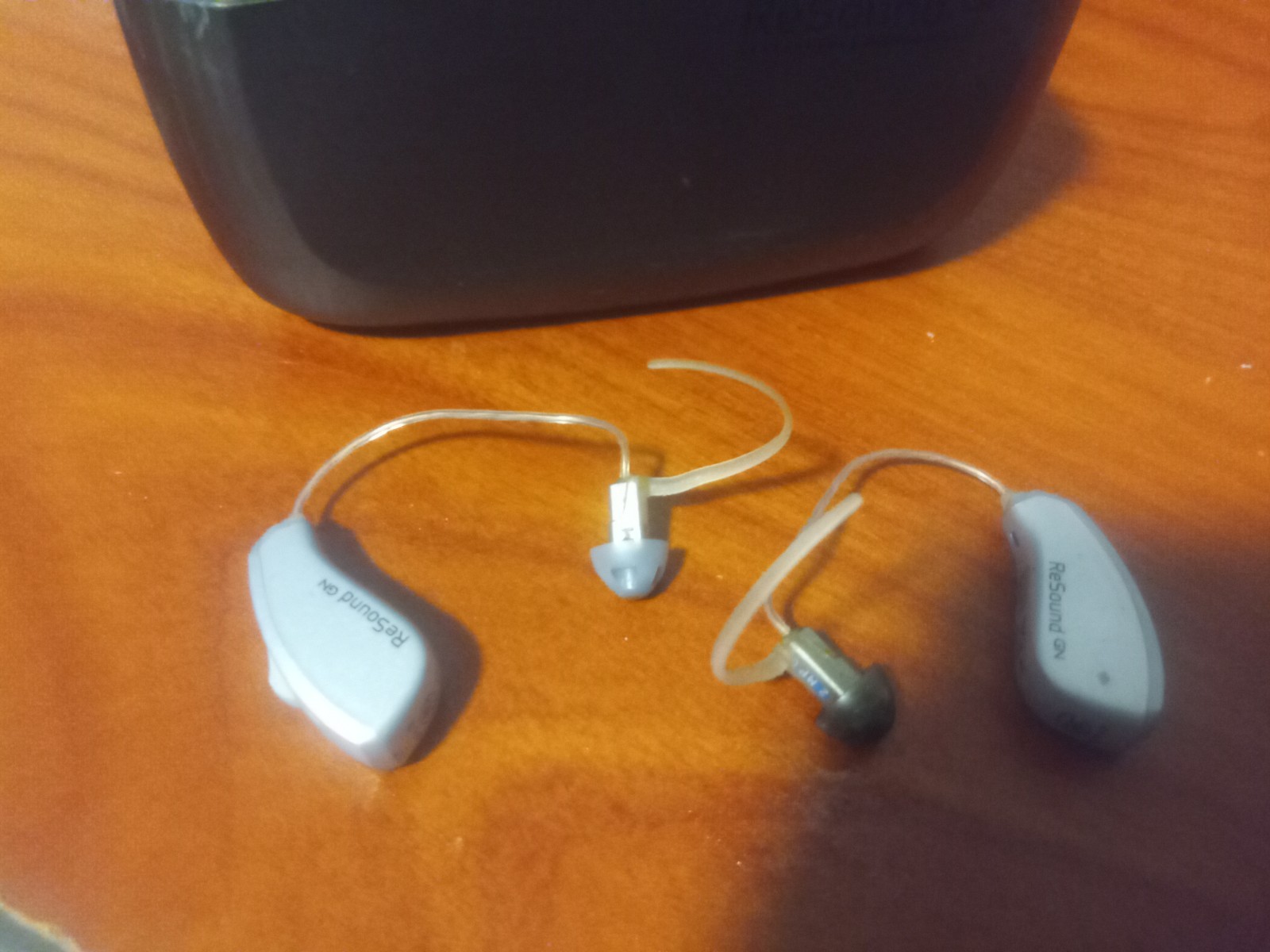 ReSound GN C-1 Hearing Aids 0297 (L+R) w/Charging Case, Cord Works