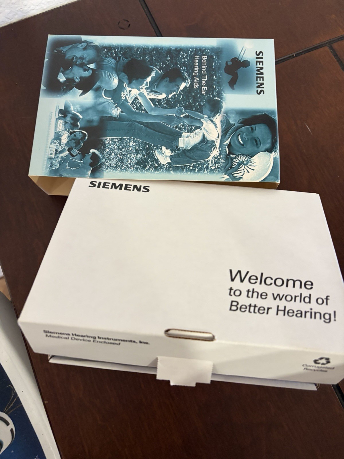 Siemens Sirion Behind The Ear Hearing Aids in Manufacturer’s Box w/ Case QTY 1