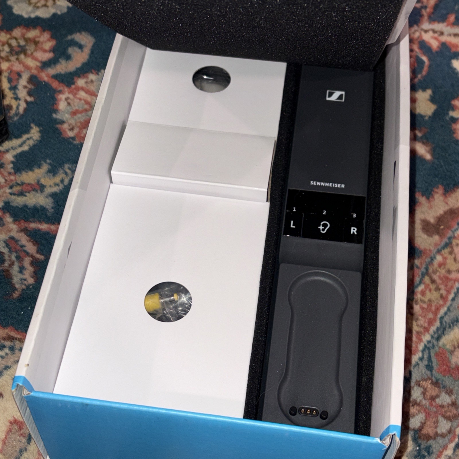 Sennheiser Set 860 Digital Wireless TV Listening System Reduces Background Noise