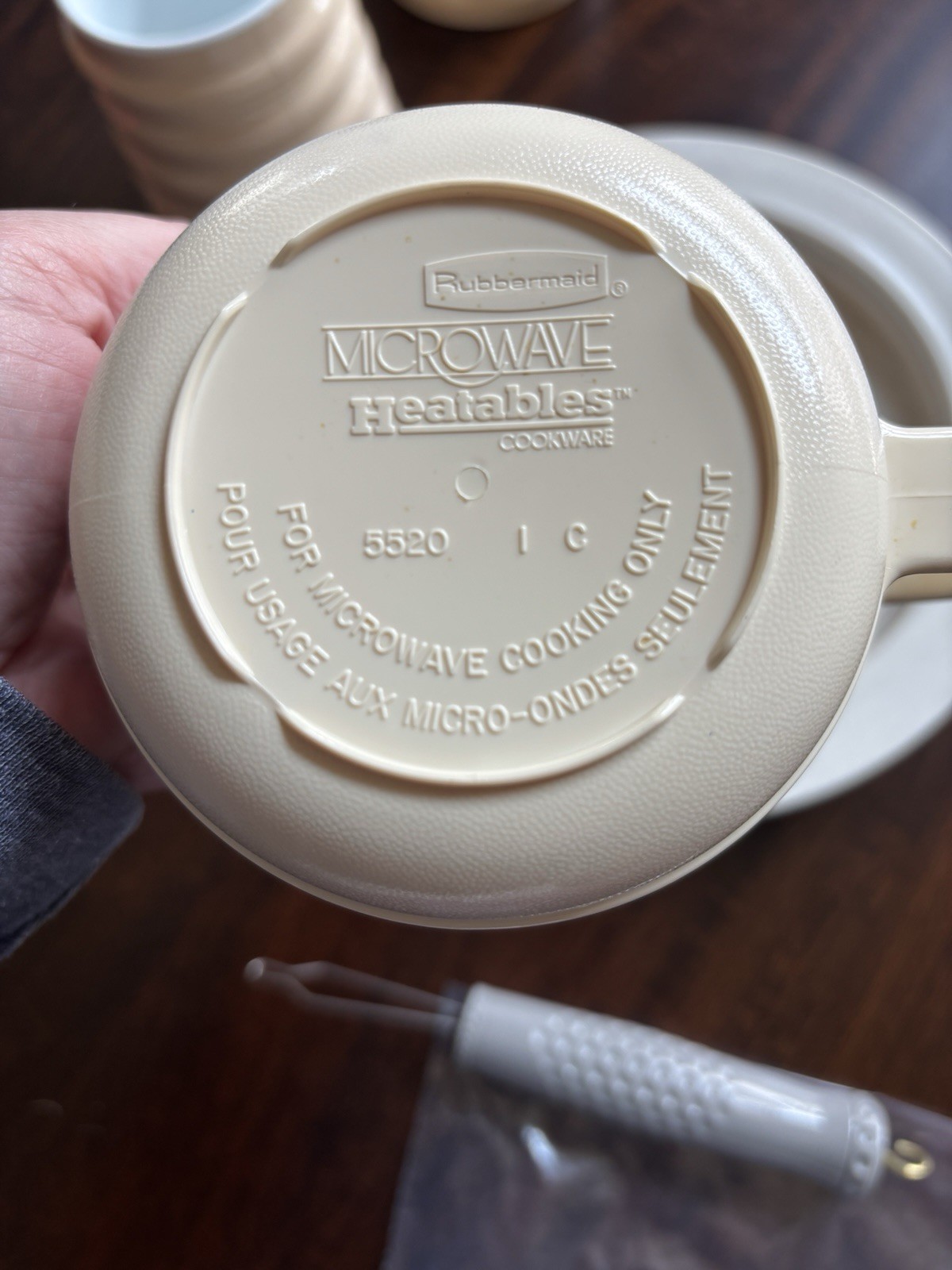 Maddak Adaptive Tableware 2 hand-to-hand mugs, Raised Lip Plate, Extra Mug