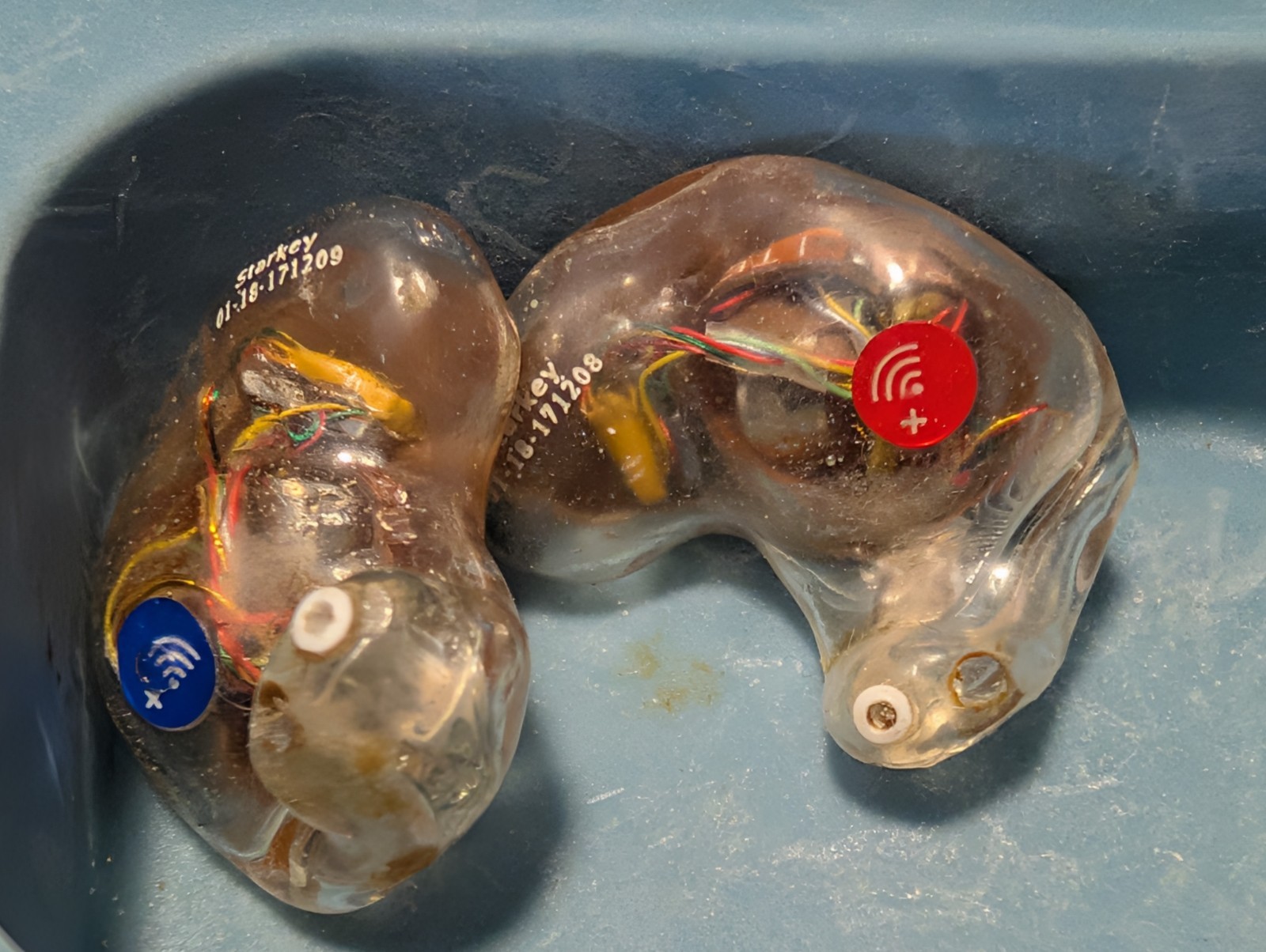 2018 Starkey Custom ITE Hearing Aids with case (NO charger, UNTESTED AS IS)
