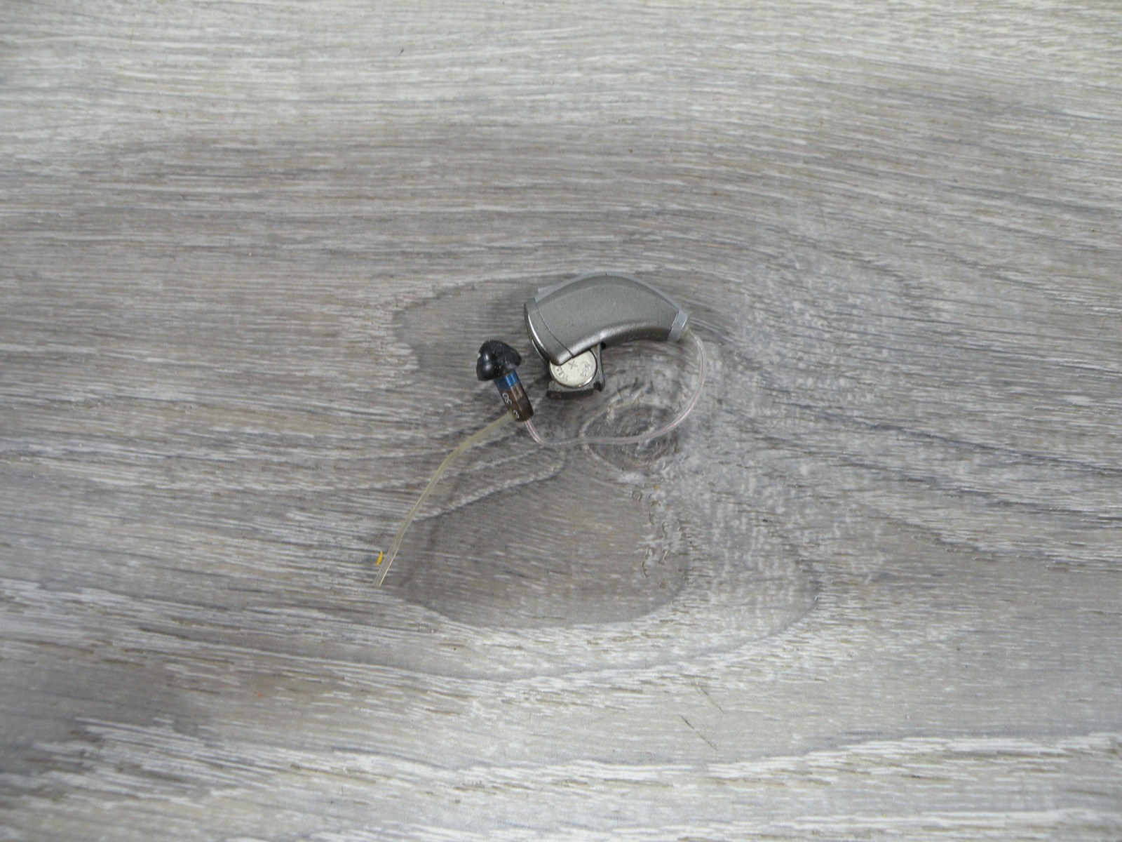 NUEAR SDS Digital Hearing Aid – Behind-The-Ear (BTE) Receiver-In-Canal (RIC)