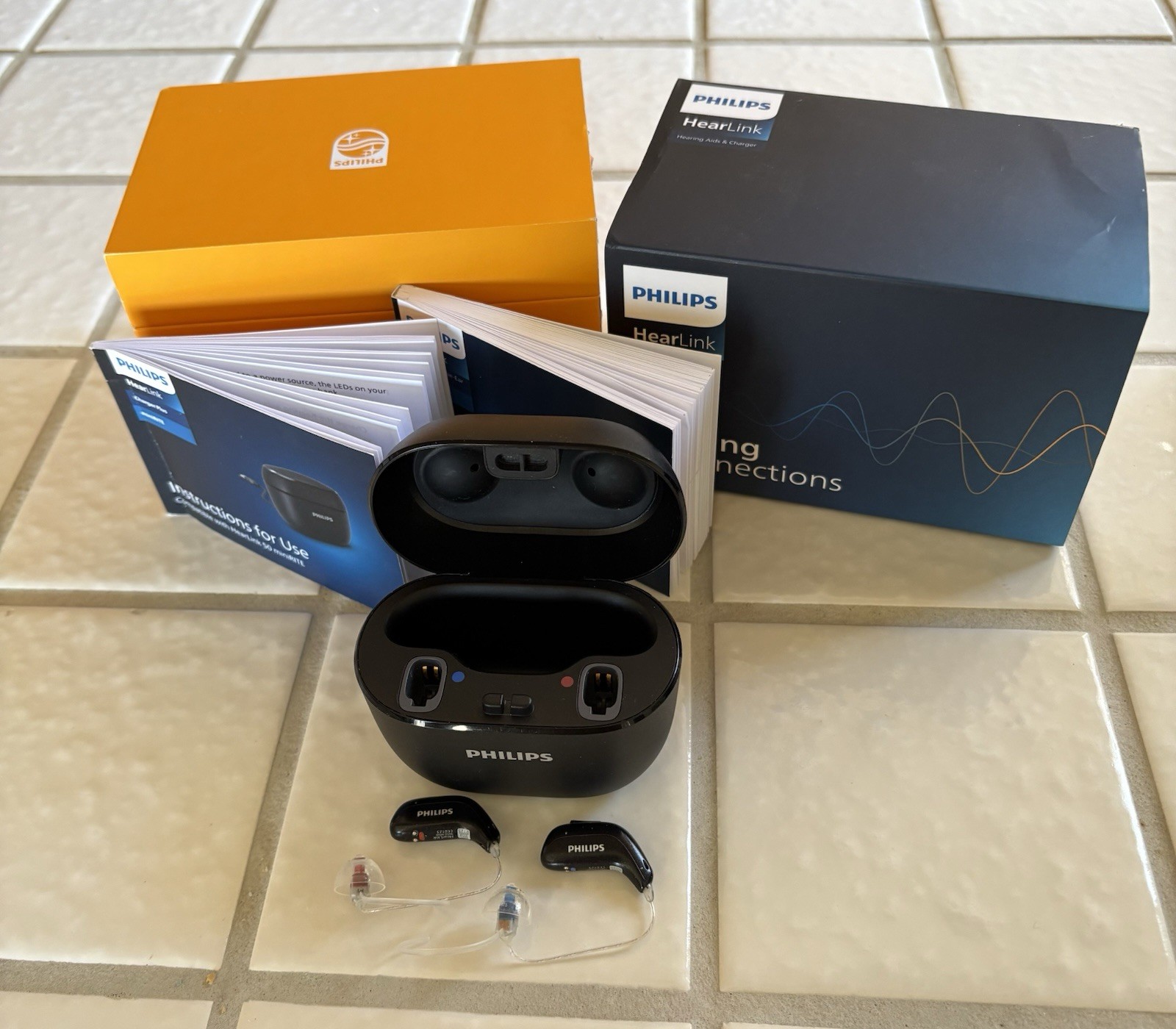 Philips HearLink 9050 MNR BL Hearing Aids with Case Charger Manual And Box BLACK