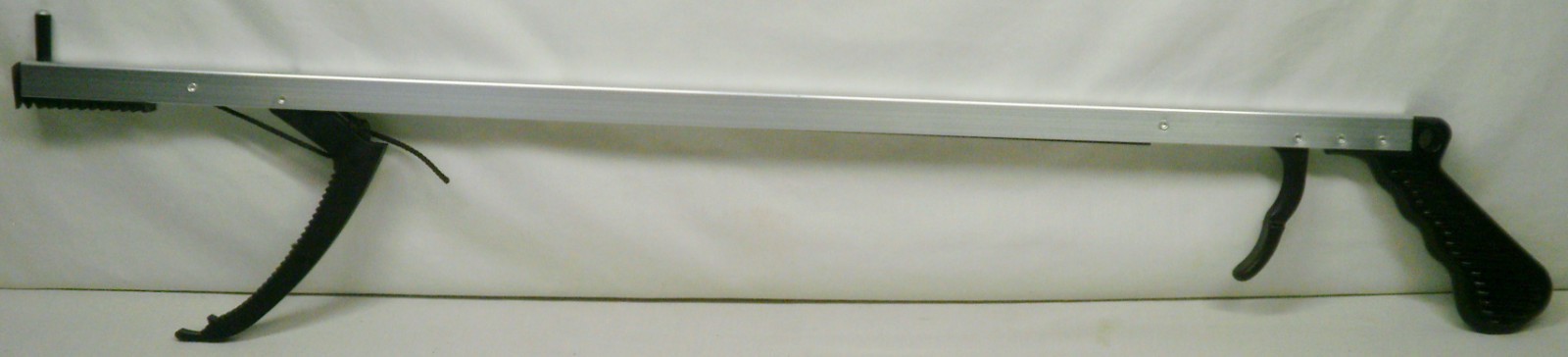 26” Reacher Grabber Tool Aluminum Frame Pistol Grip
