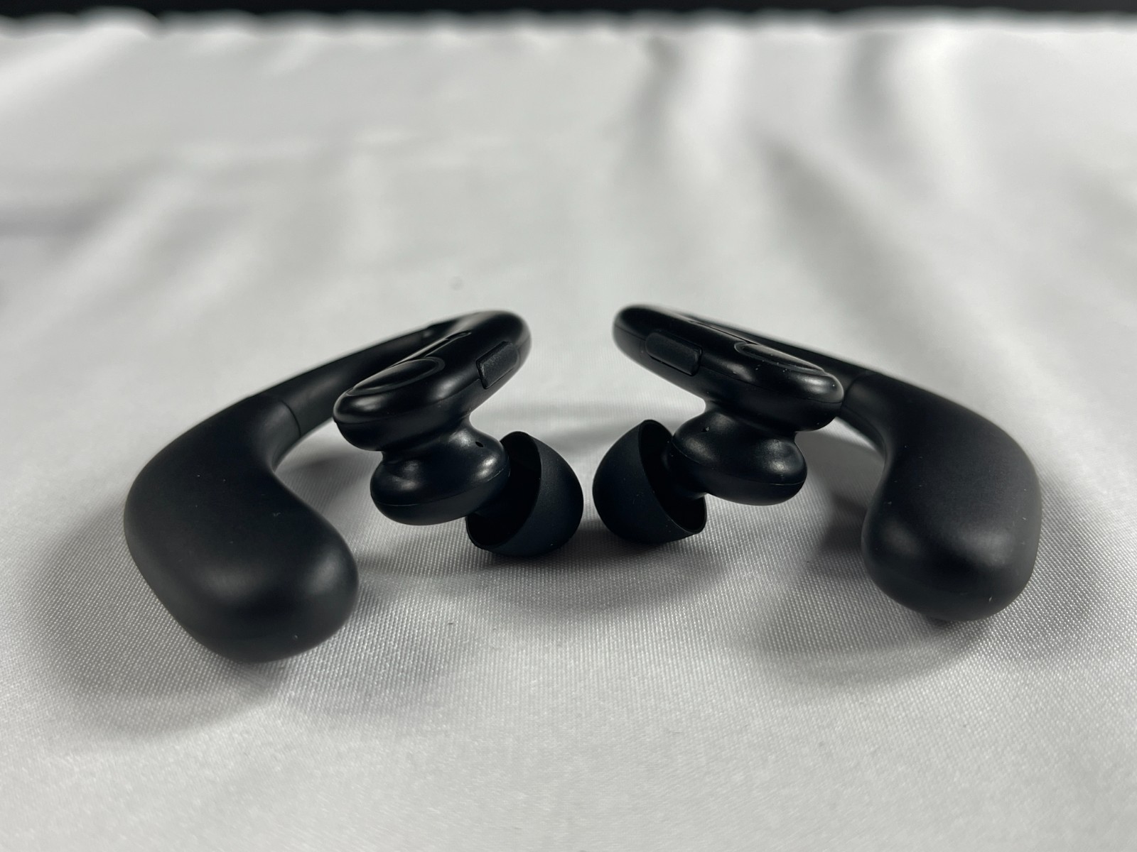 Royal Hearing F-Aid Black Bluetooth Wireless Hearing Aids With Manual