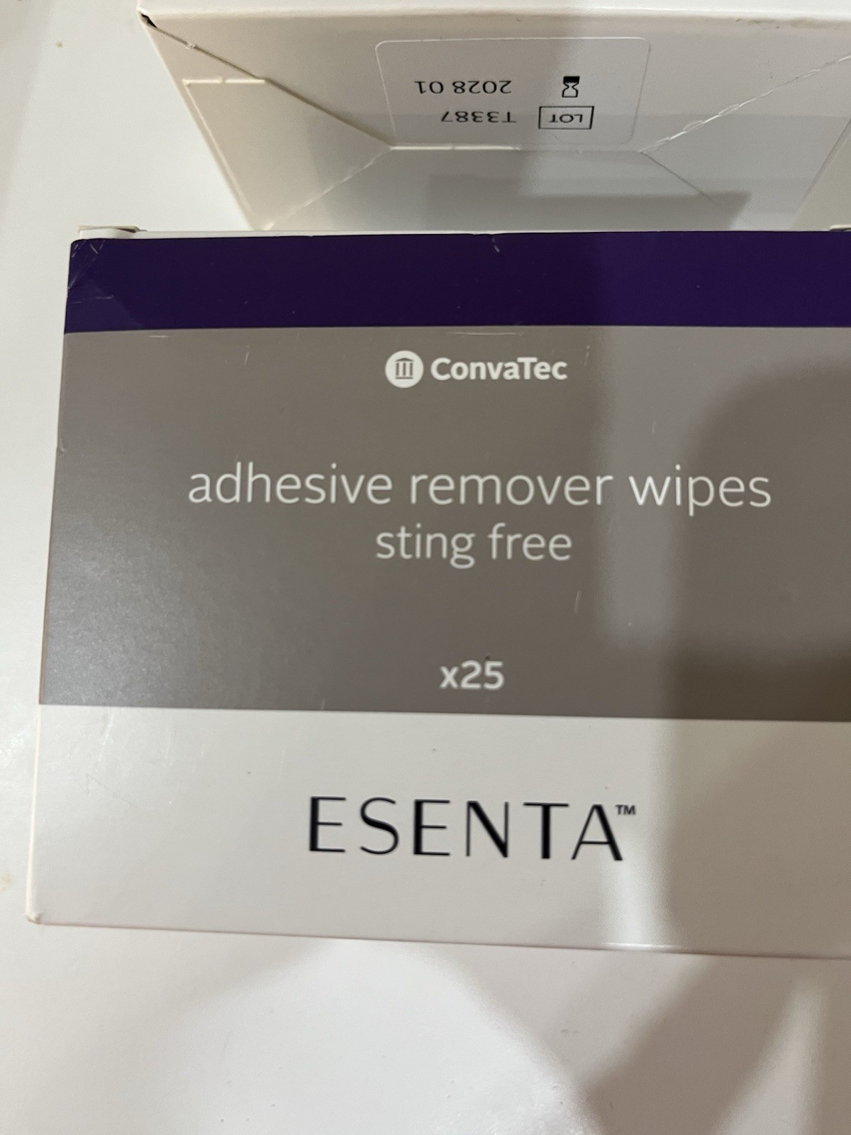 50 ConvaTec 423391 Esenta™ Adhesive Remover Wipes Sting Free Exp 2028 2 Boxes 25