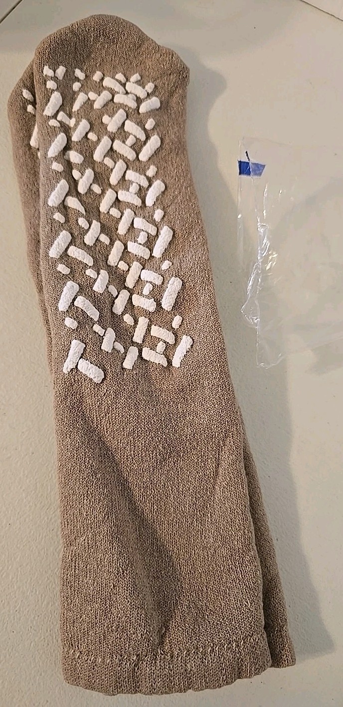 Traction Tread Knit Slipper Grip Socks Single 1 Pair Beige Brown (Size Med/Lg)