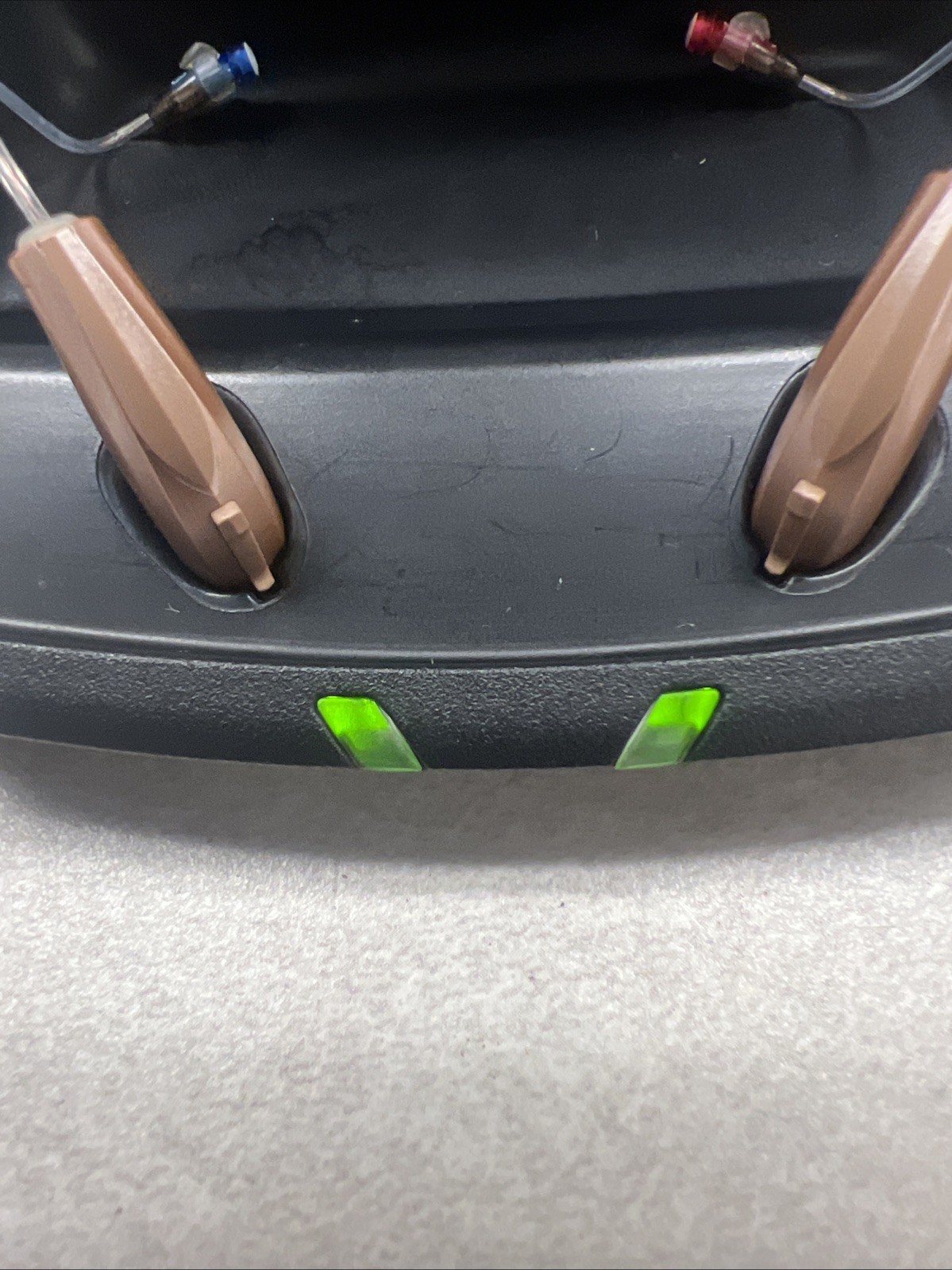 Starkey Muse IQ 1000 RIC R Rechargeable Hearing Aids with Charger AS IS Read Des