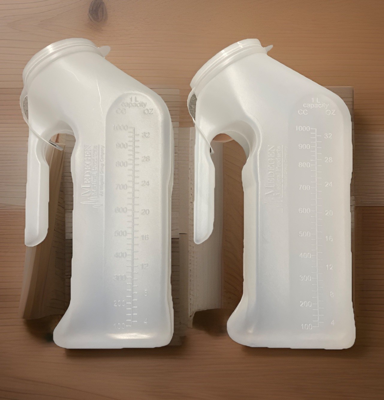 (Lot Of Two) Medegen Medical Male Urinal 1 Quart / 1000 mL With Cover