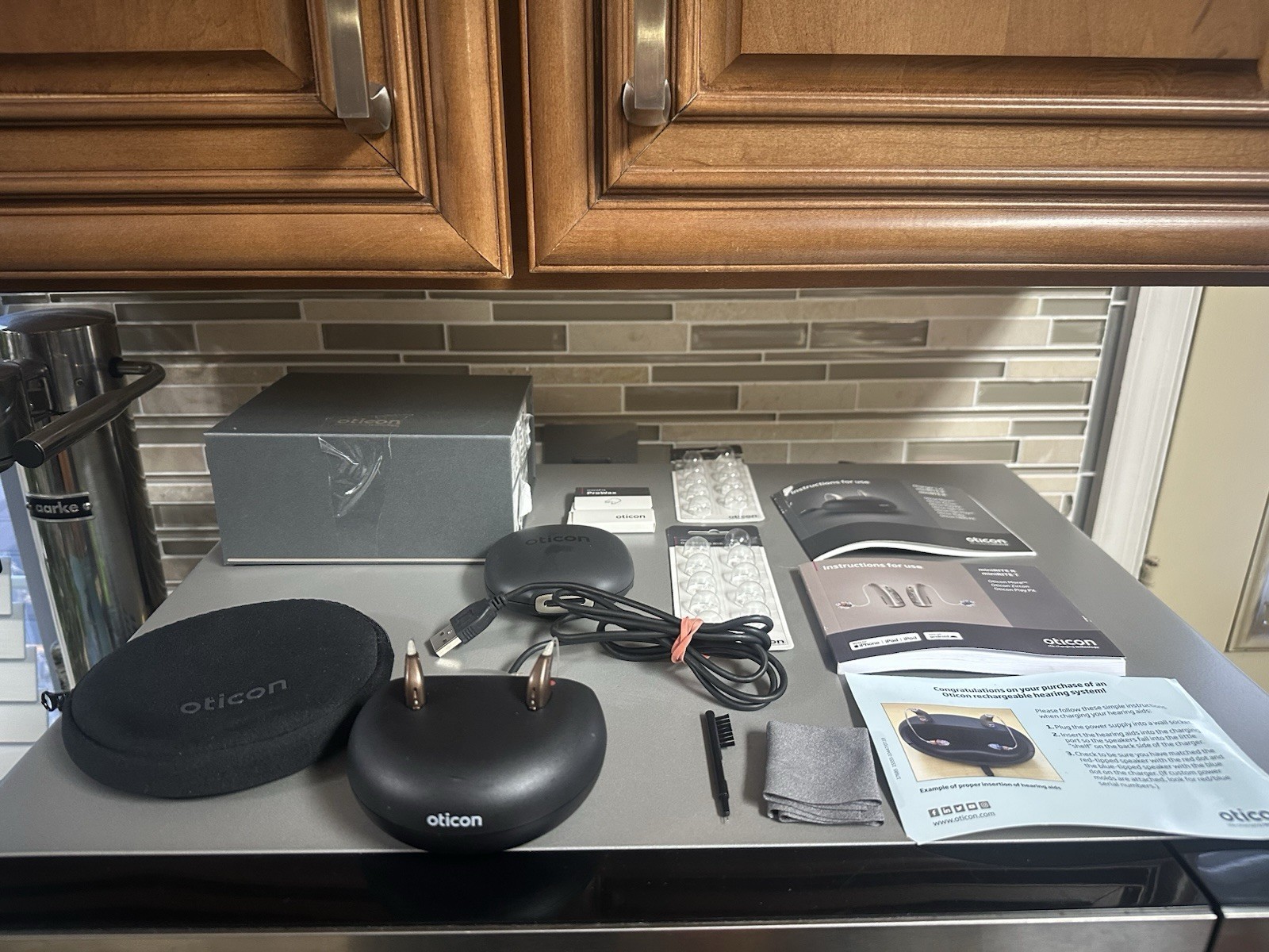Oticon MiniRITE MORE 2 Digital Hearing Aids with Charger