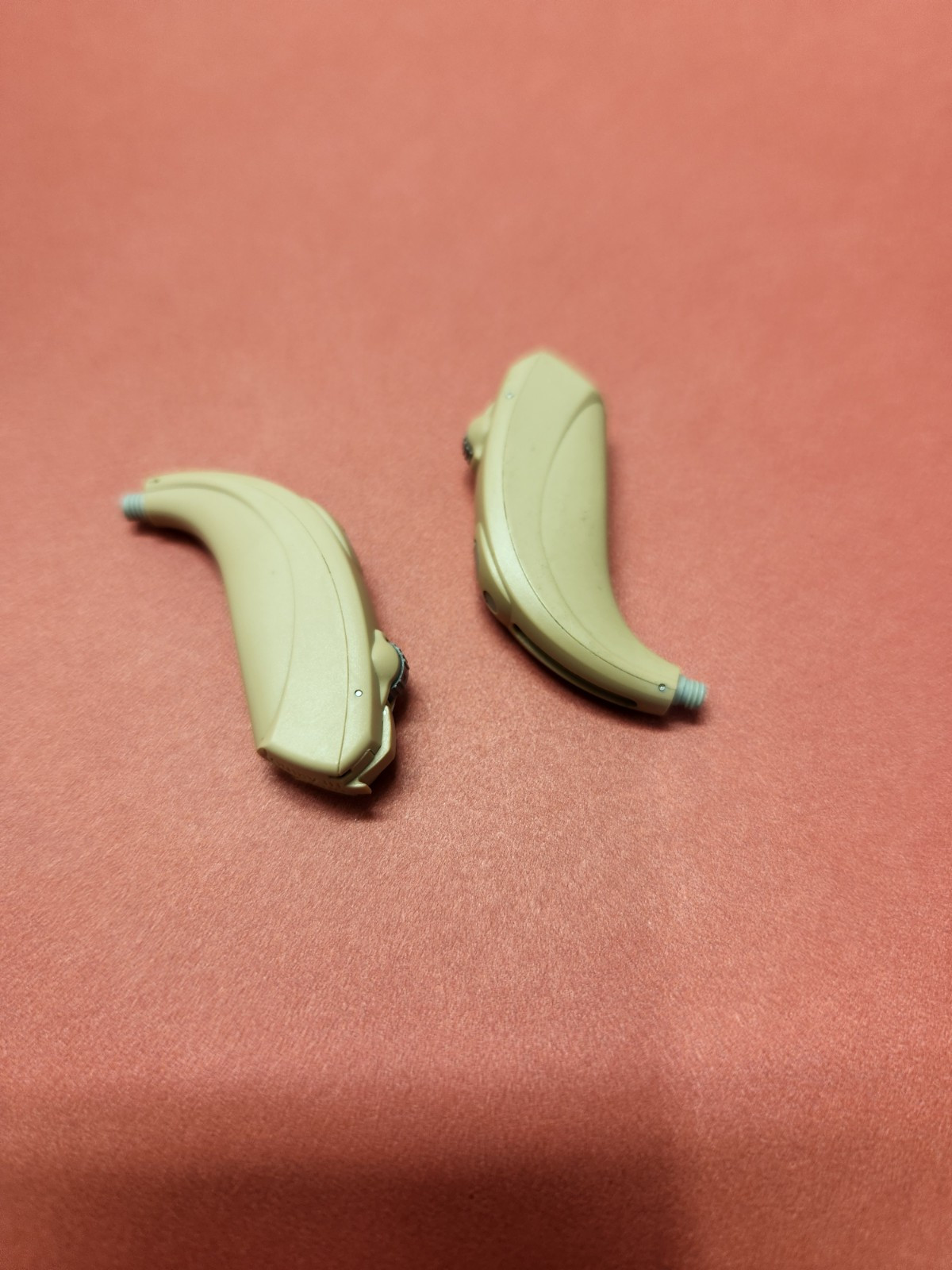 PAIR of UNITRON Wi-Fi Mic X BTE Hearing Aids with WARRANTY!