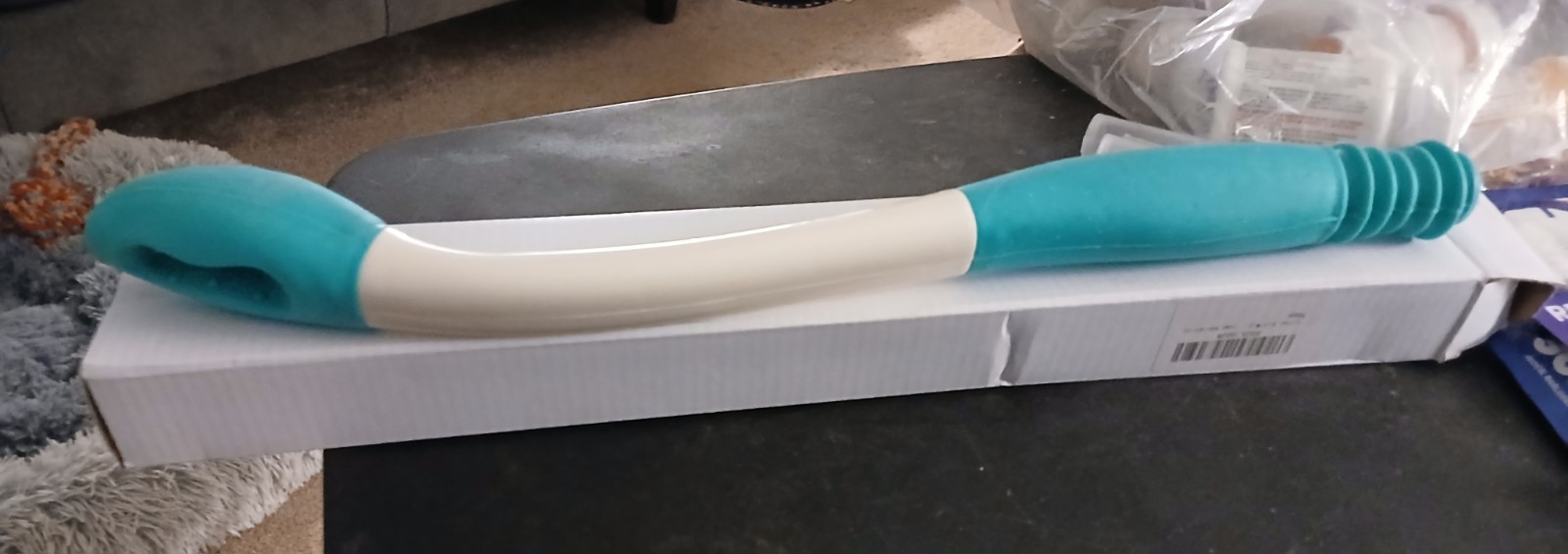 Handheld Portable Toilet Tissue Aid Blue White Plastic Bariatric Wiping Tool