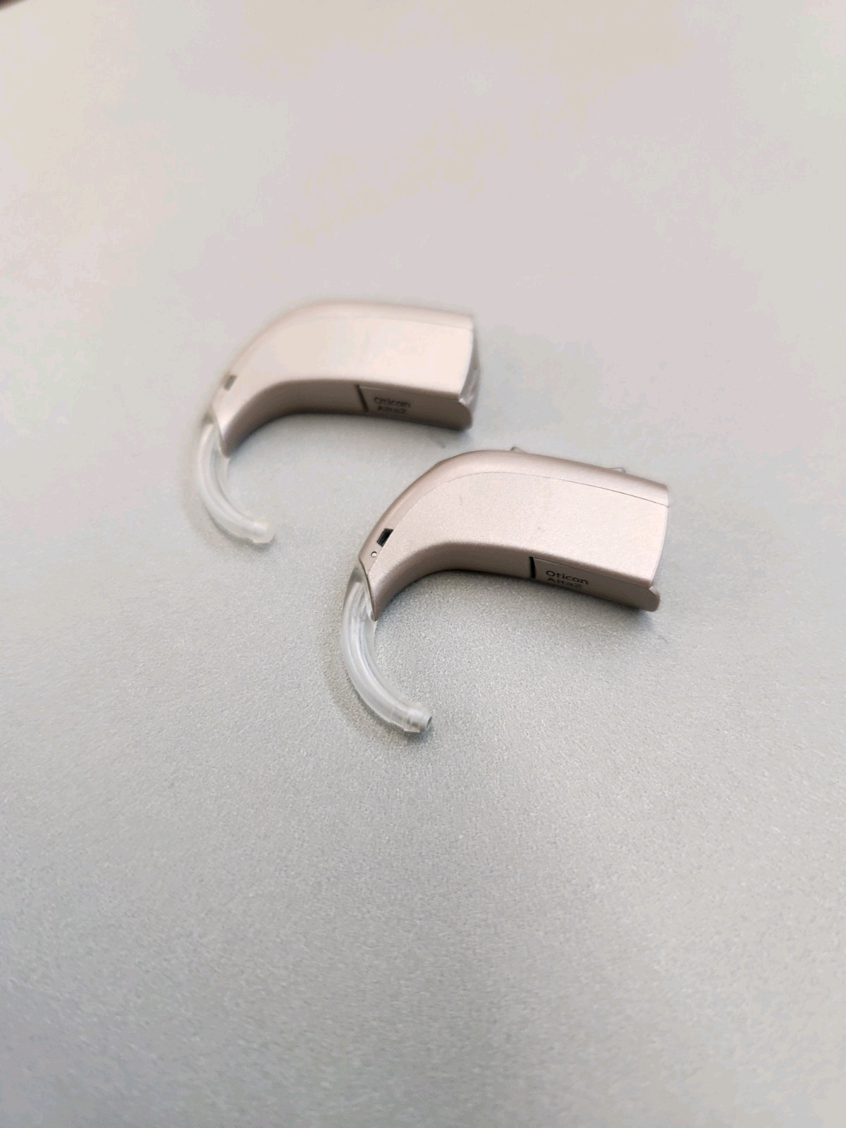 PAIR of Oticon Nera 2 P BTE with WARRANTY!