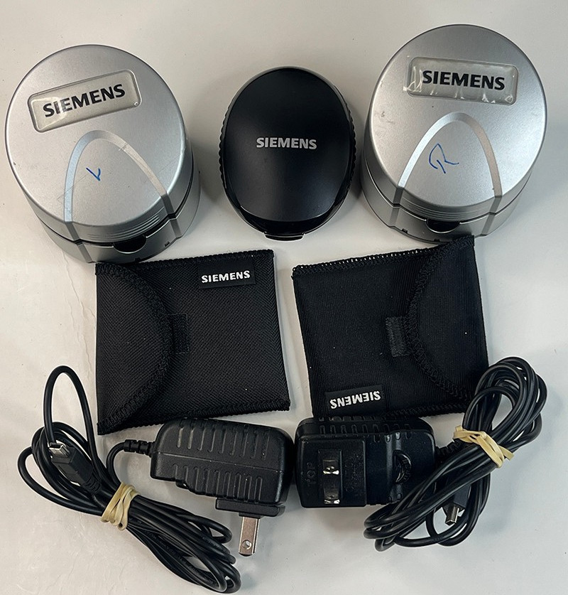 Single Siemens Carat binax Hearing Aid 0123 with 2 chargers, case and more