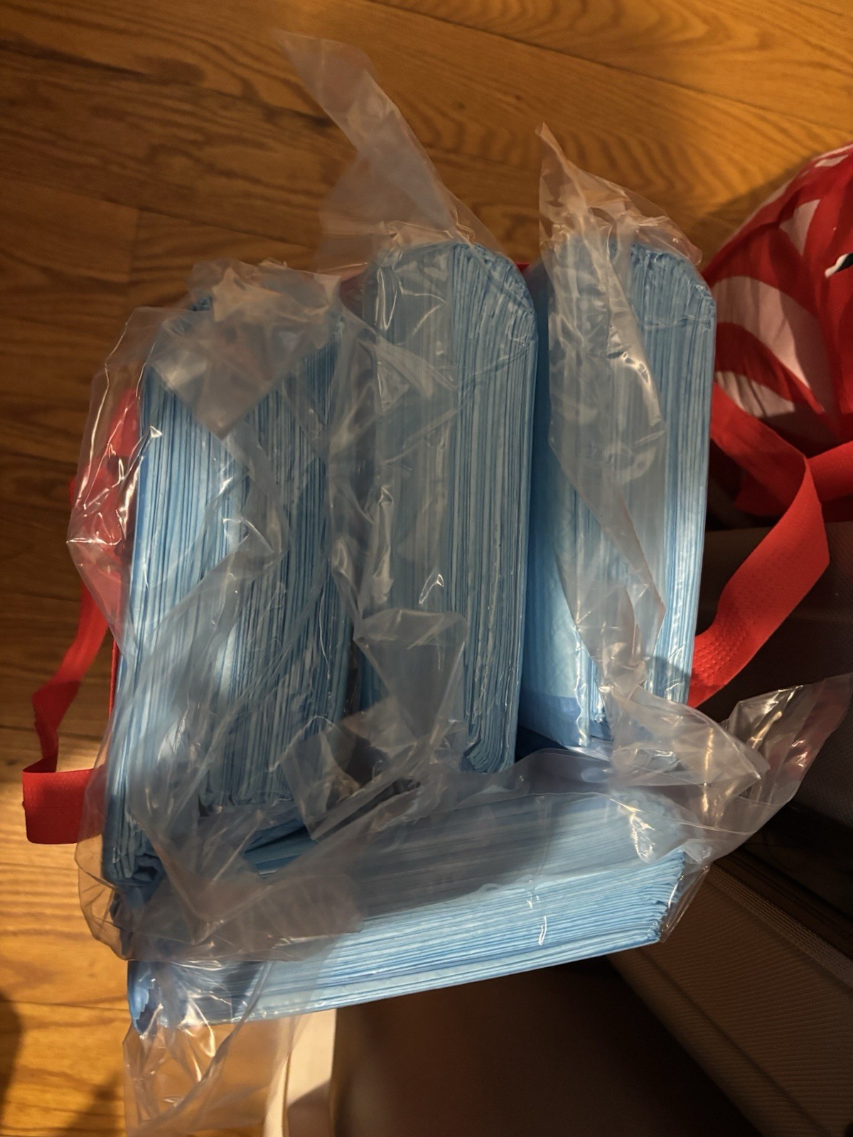 Blue Disposable Underpads Waterproof Moderate Absorbency 400ml 250 pads
