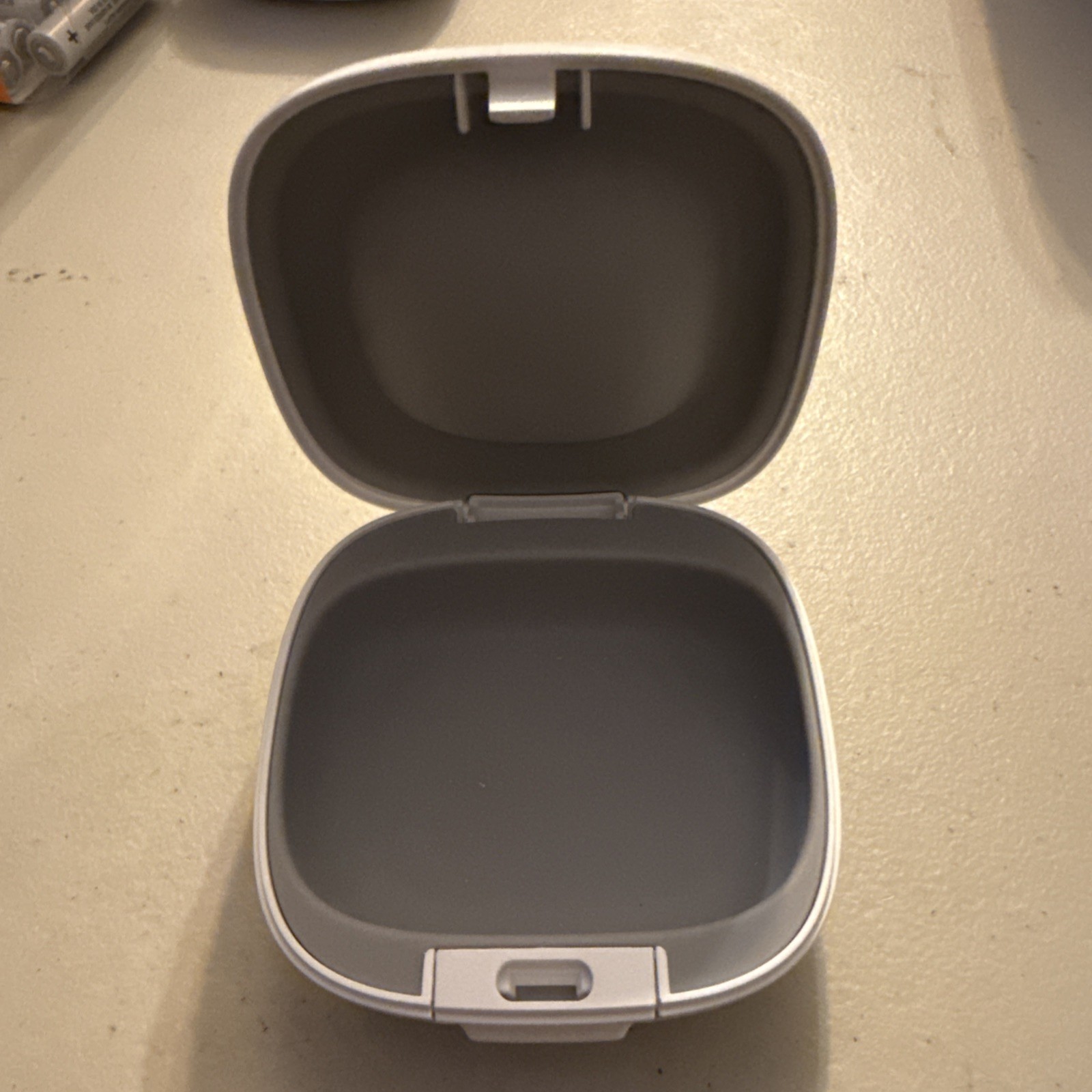 Genuine Signia Hearing Aid Hard Shell Protective Storage Travel Case – (No Box)