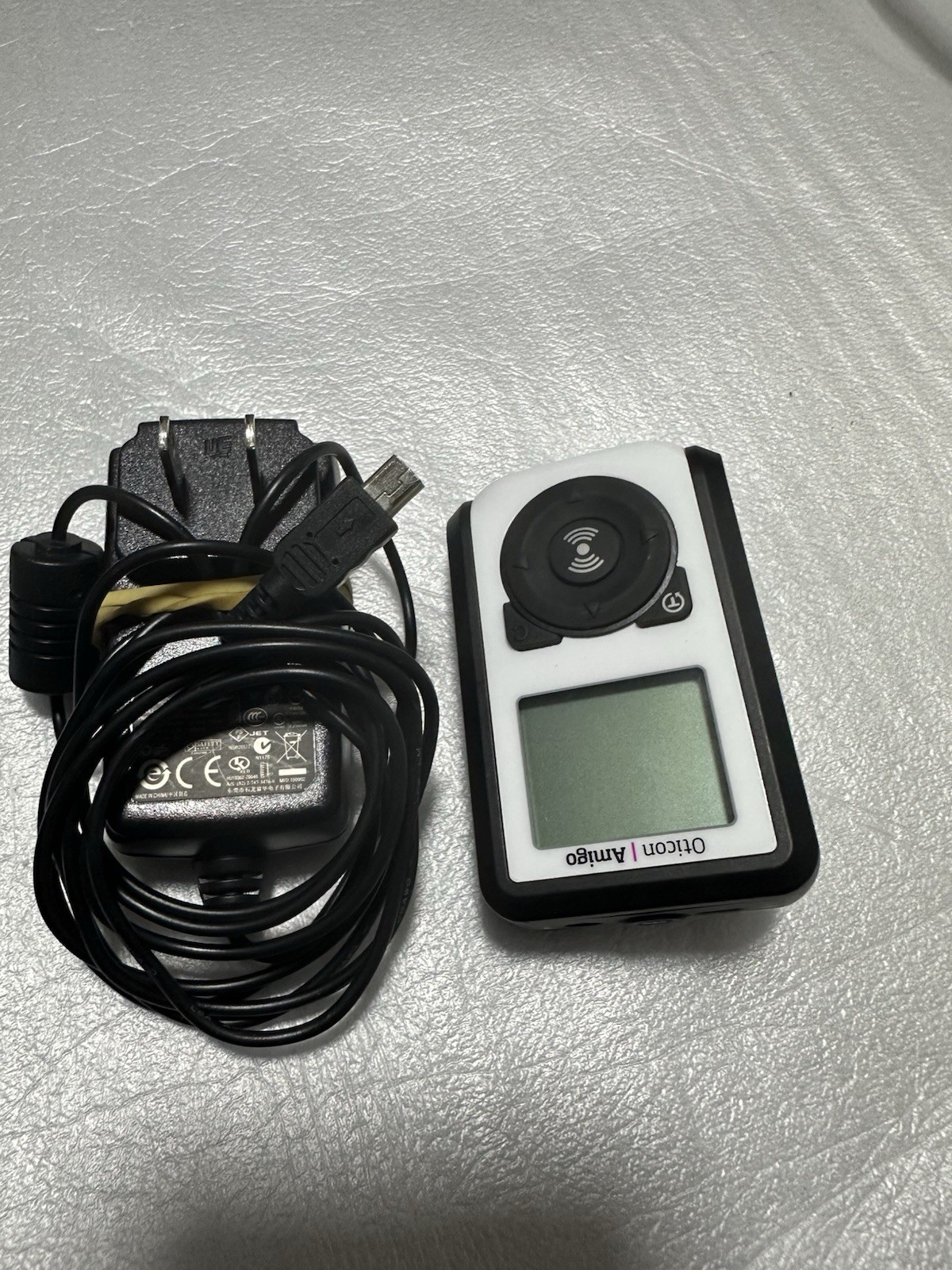 Oticon Amigo T31 097872 Transmitter Used in Good Condition & charger