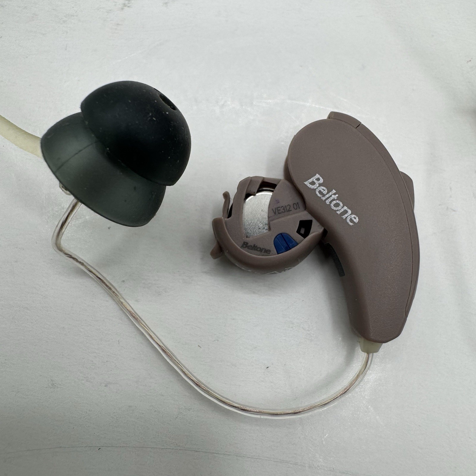 Beltone DK 2750 Ballerup Hearing Aids W Case & Batteries