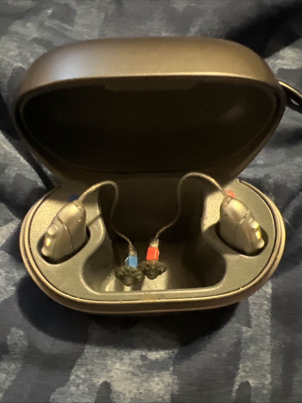Unitron Vivante V‑R/V‑RT (V5 Tech Level) Hearing Aids – Rechargeable – Bluetooth