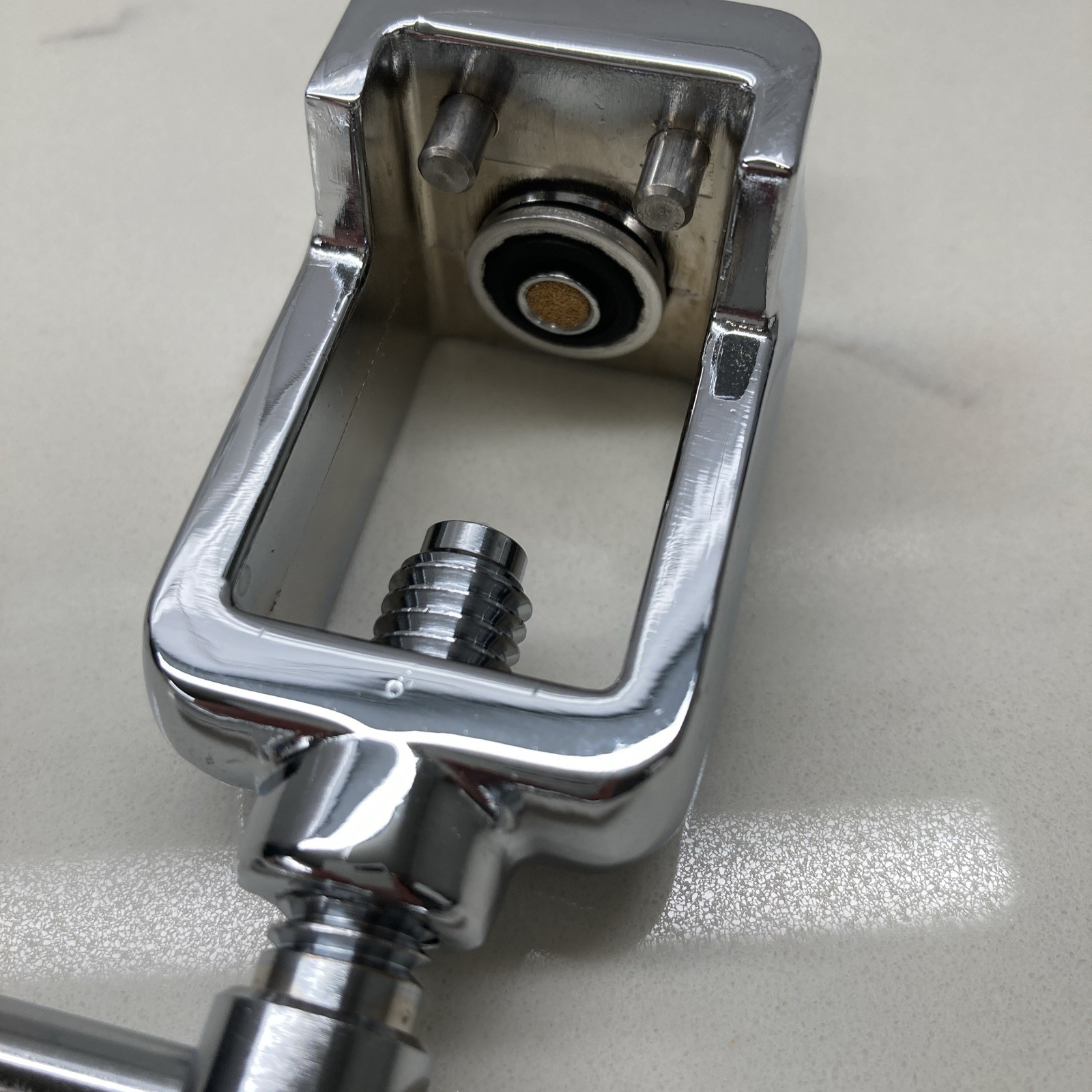Medical Oxygen Cylinder CGA 870 Polished Chrome Pin Index Yoke 1/4″ Male NPT