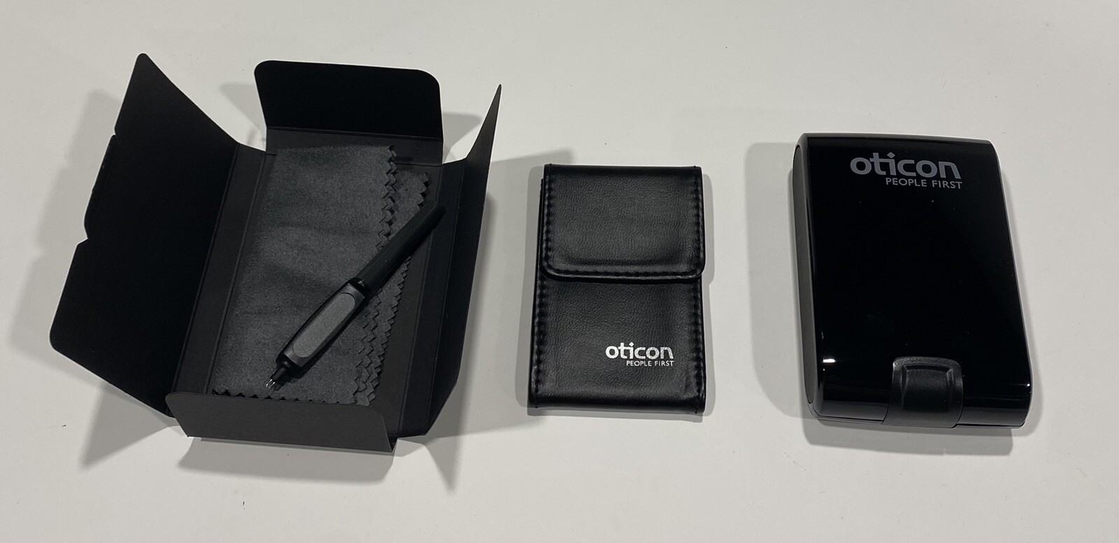OTICON Hearing Aid Pouch And Hard Case With Cleaning Kit New