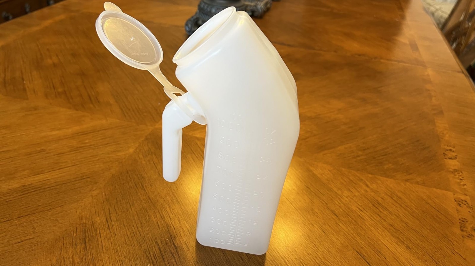 Male Urinal Bottle 32oz 1000ml With Lid Portable Bedside Spill Proof Grip New US