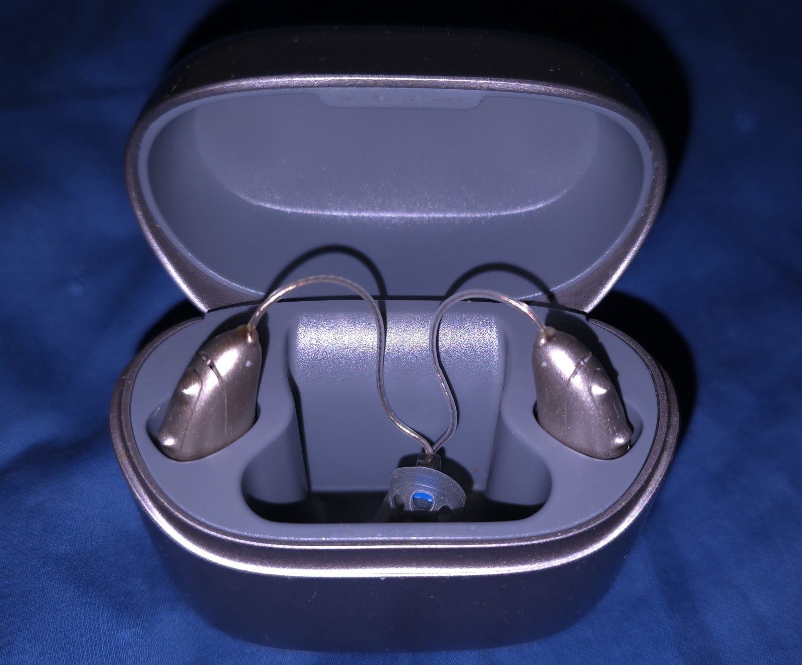 Unitron Vivante V‑R/V‑RT (V5 Tech Level) Hearing Aids – Rechargeable – Bluetooth