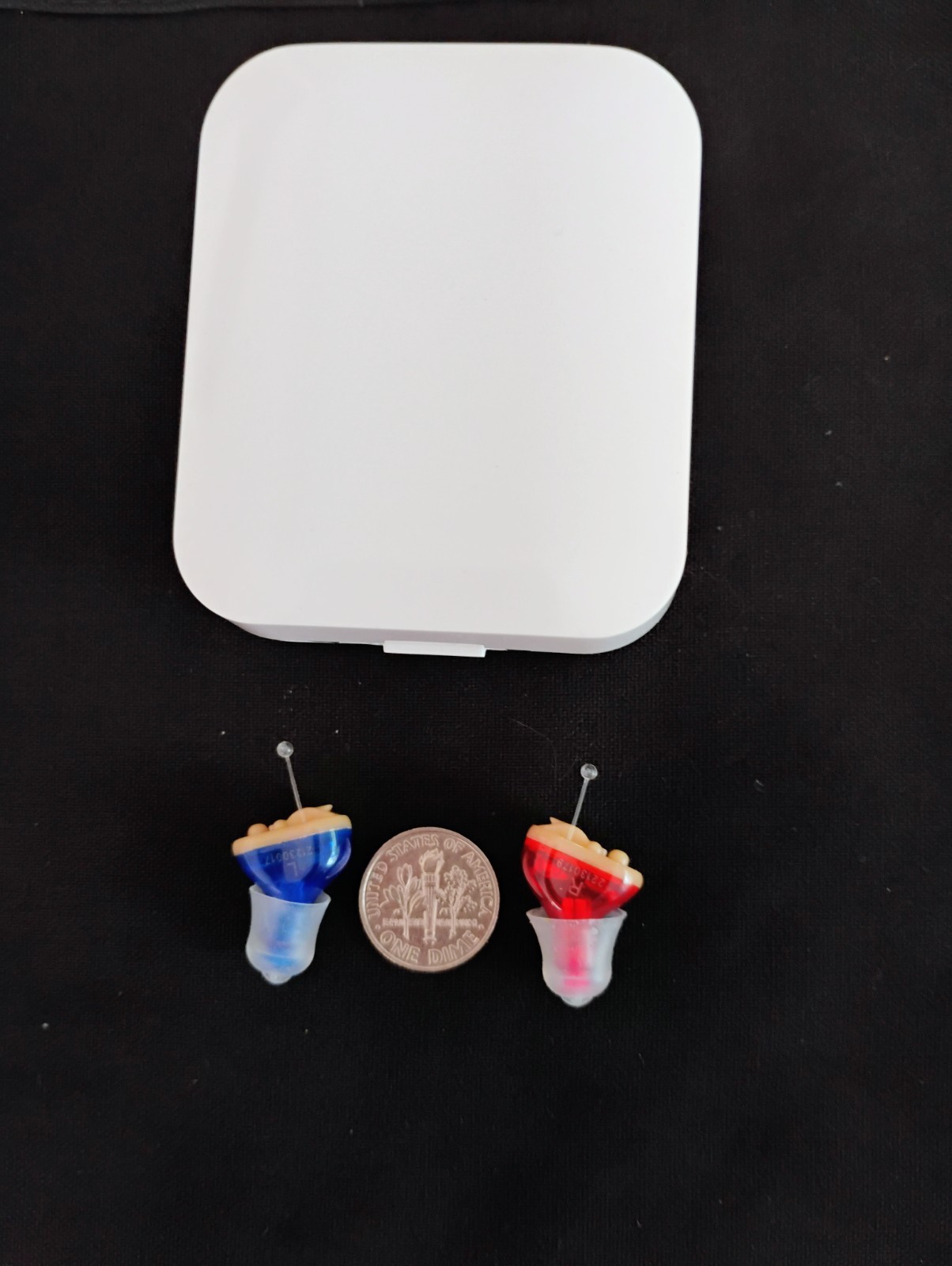 TWO MINI DIGITAL IN EAR CIC HEARING AIDS, NOISE REDUCTION 3 SMART PROGRAMS
