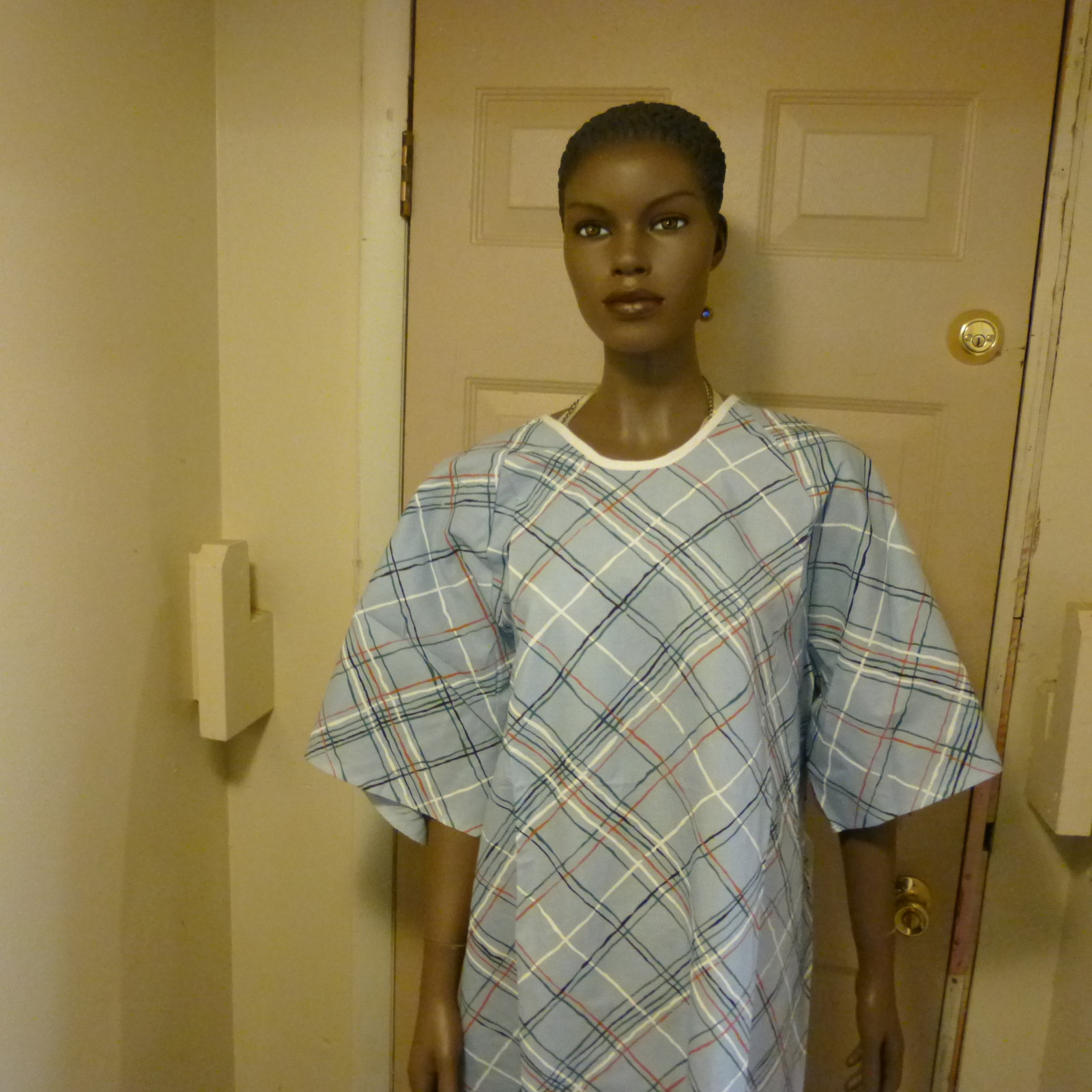 NEW Fashion Seal Healthcare – Hospital Gown Medical Gown – Large 1 size fit most
