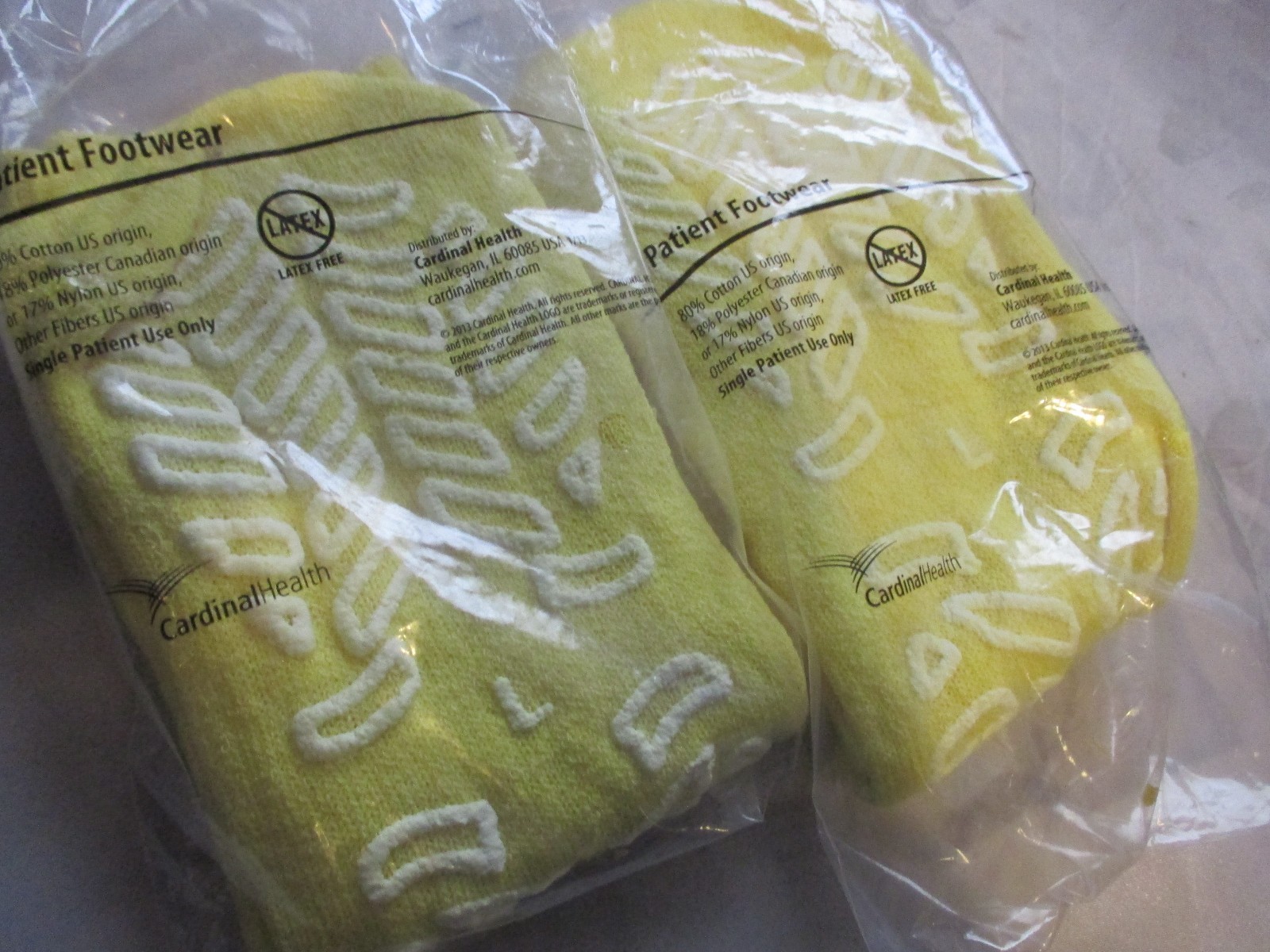 LOT 2 PR MEDICAL NON-SLIP HOSPITAL SLIPPERS SOCKS L LATEX FREE YELLOW CARDINAL