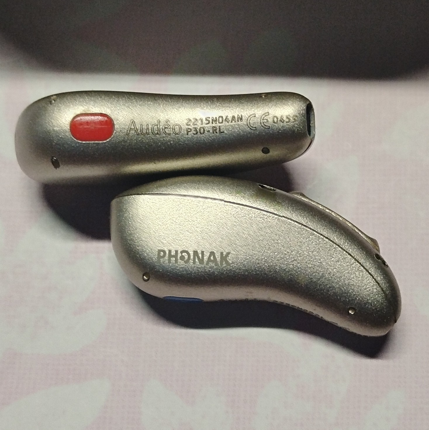 PHONAK Audéo P30-RL Hearing Aid Pair L/R Rechargeable Silver w/ Charging Case