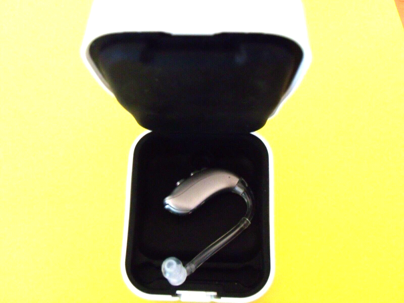 TWO PROGRAMMABLE BEHIND THE EAR DIGITAL HEARING AID PROFOUND hearing loss