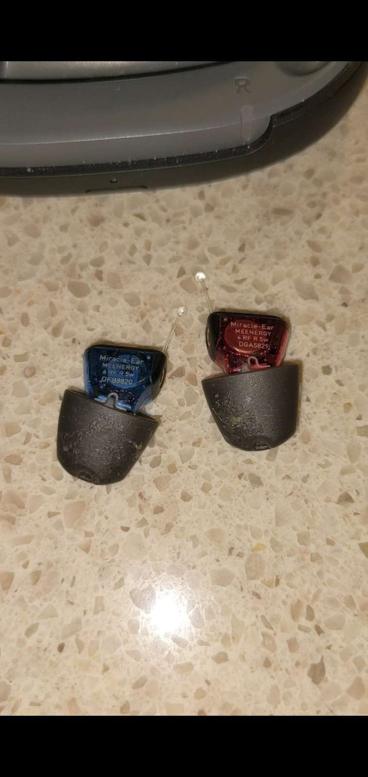 Miracle-Ear MEENERGY R 5W Left & Right Charging Case Components OTC Pair Used