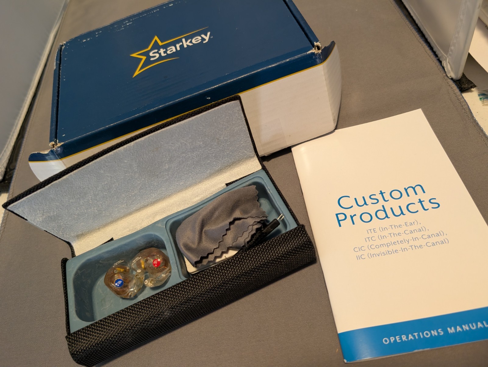 2018 Starkey Custom ITE Hearing Aids with case (NO charger, UNTESTED AS IS)